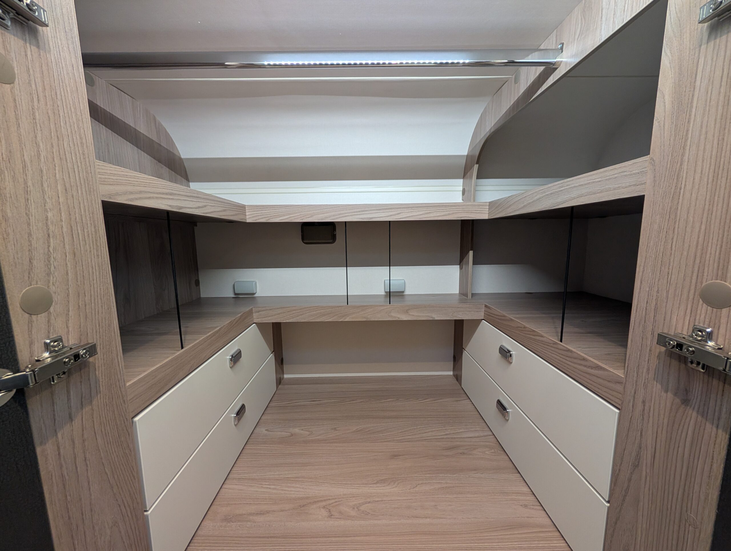 PXL 20251124 152804113