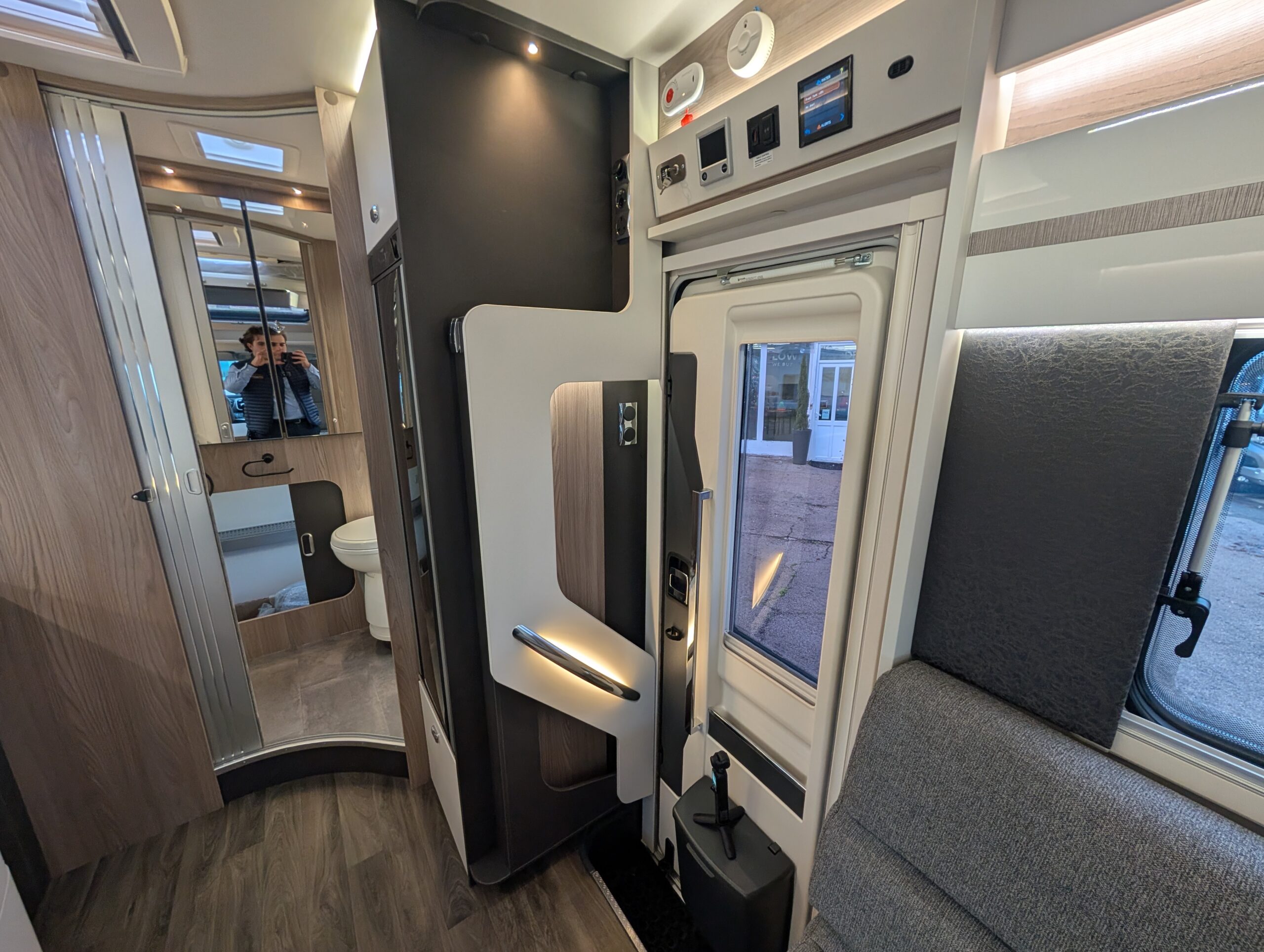 PXL 20251124 152822014