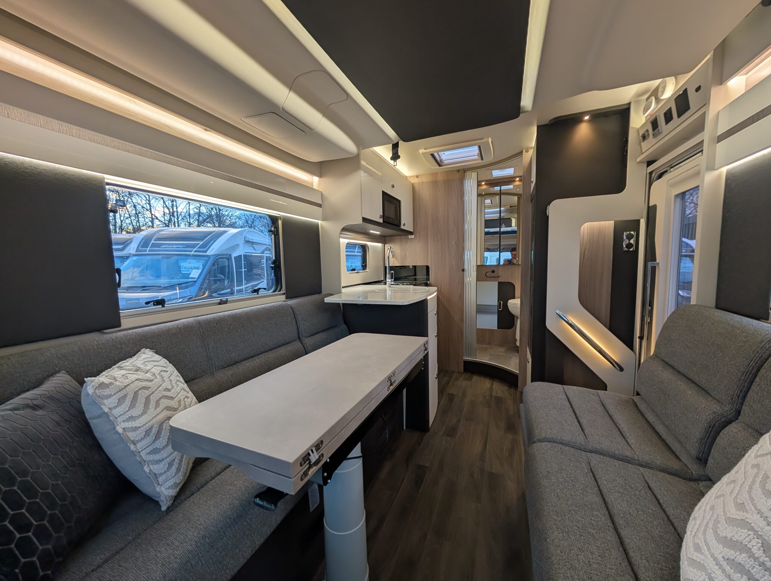 PXL 20251124 152851271