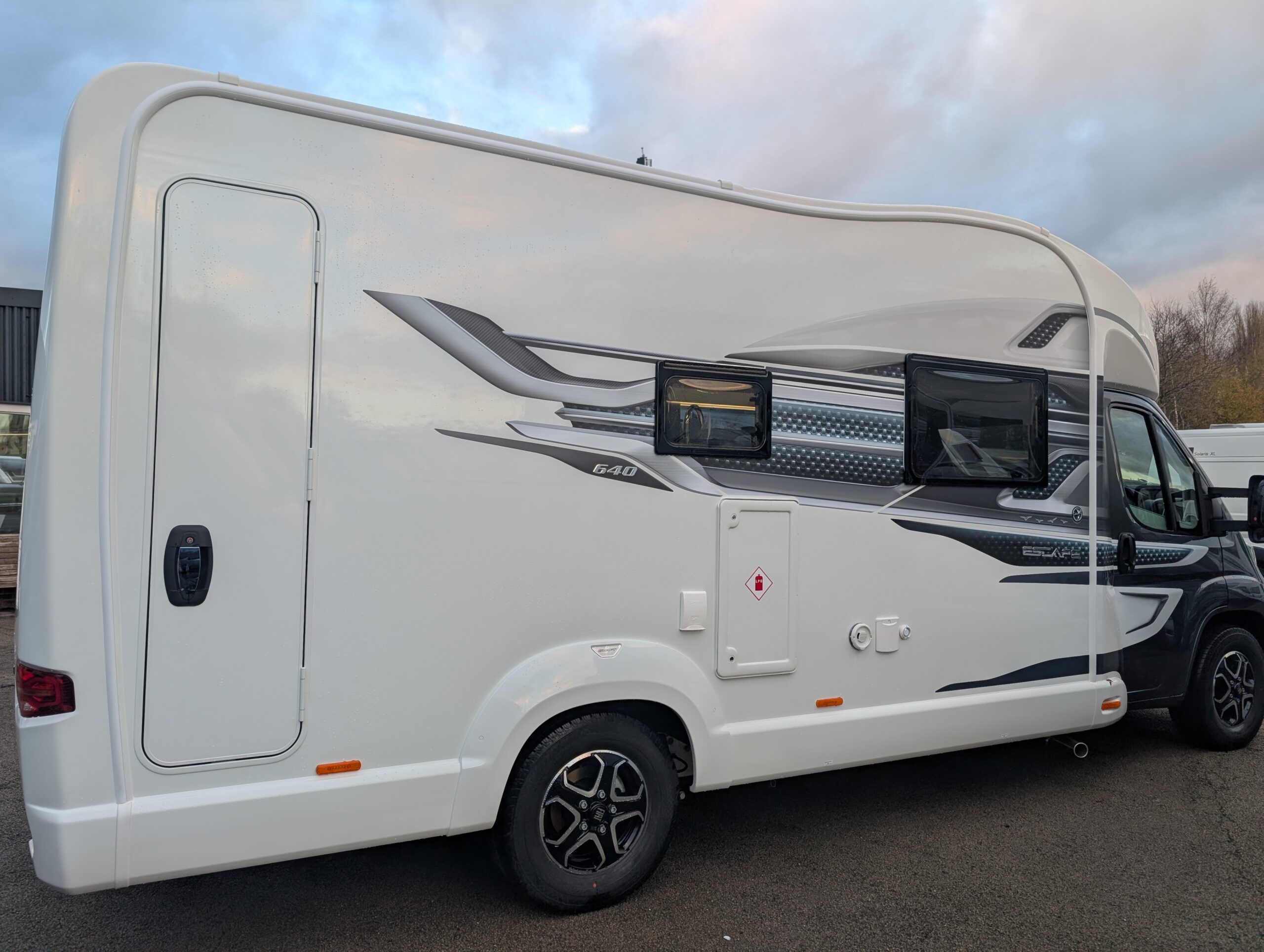 PXL 20251124 153107851