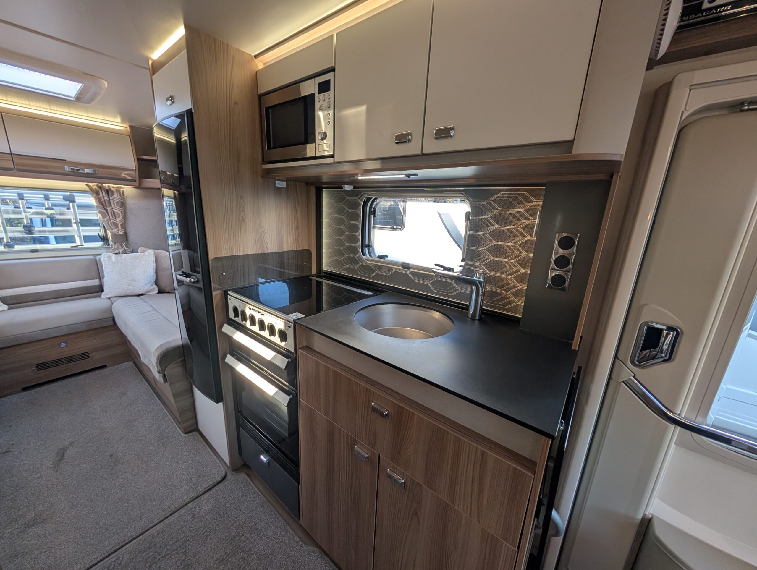 PXL 20251125 141042007 1