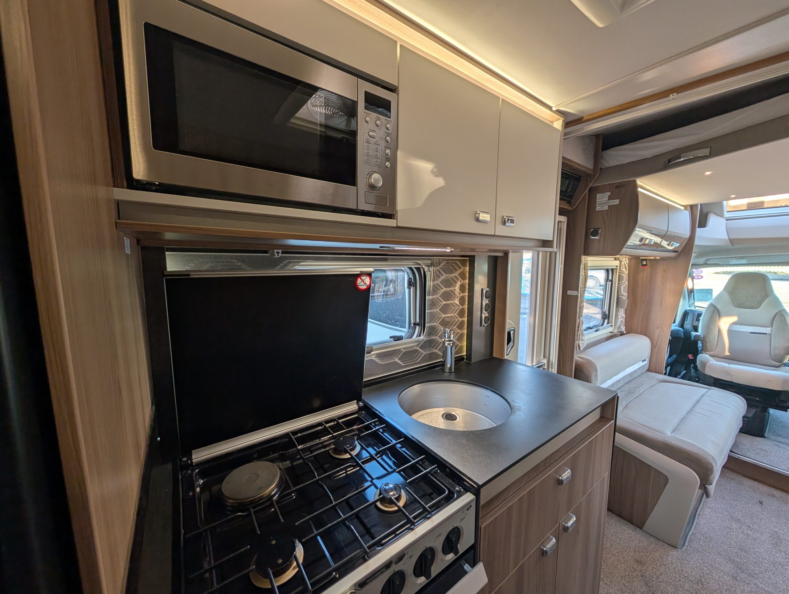 PXL 20251125 141050332 1