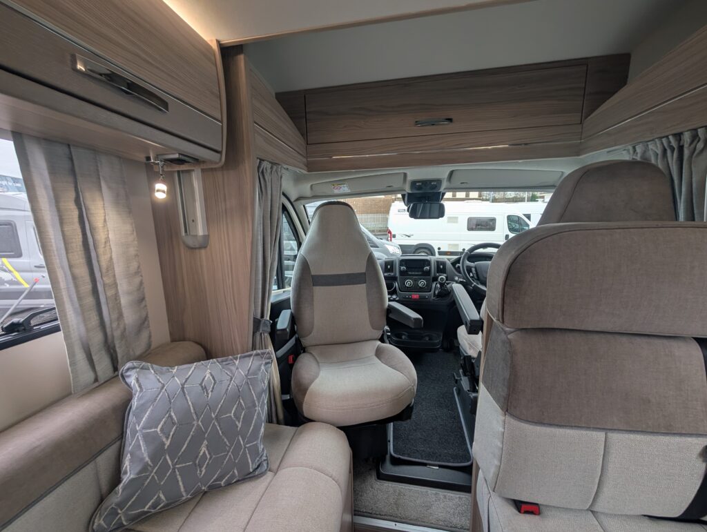 PXL 20251126 133713709