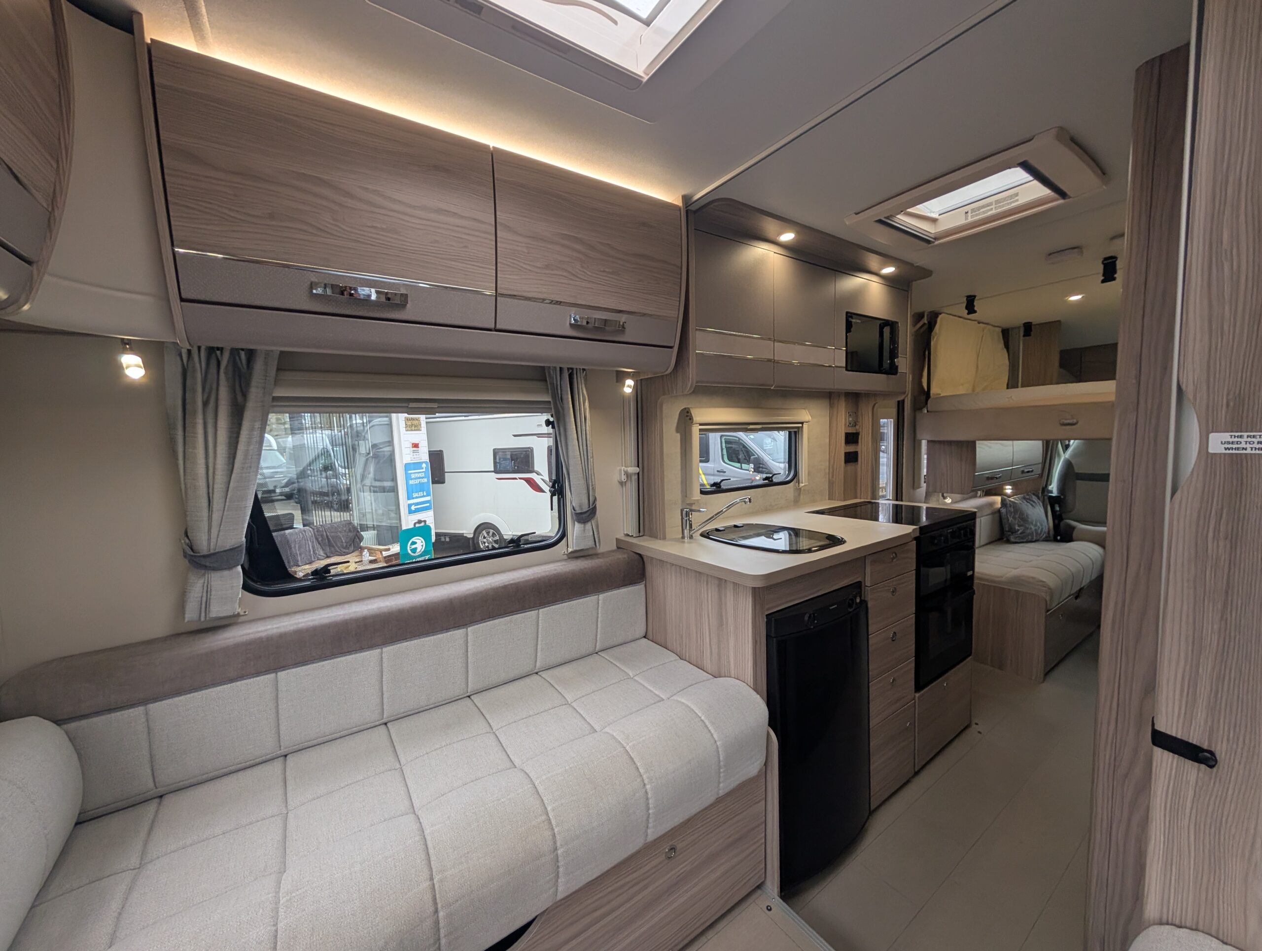 PXL 20251126 134000587