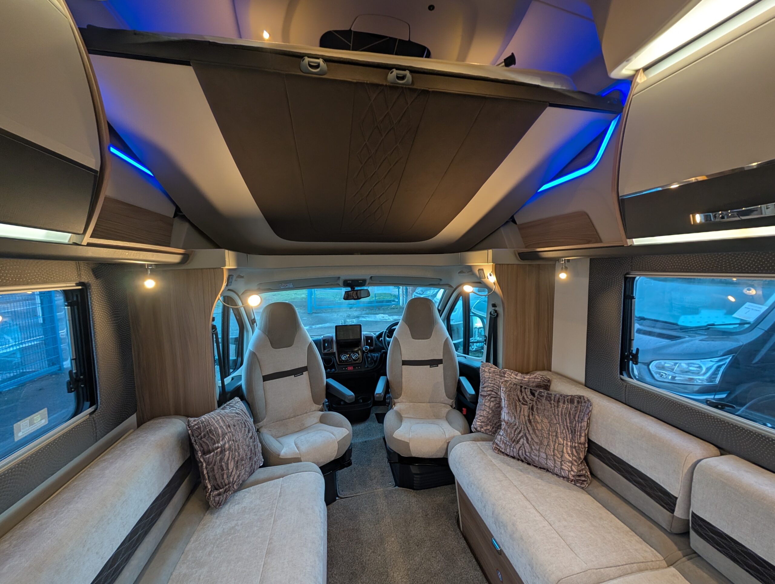 PXL 20251128 155424955