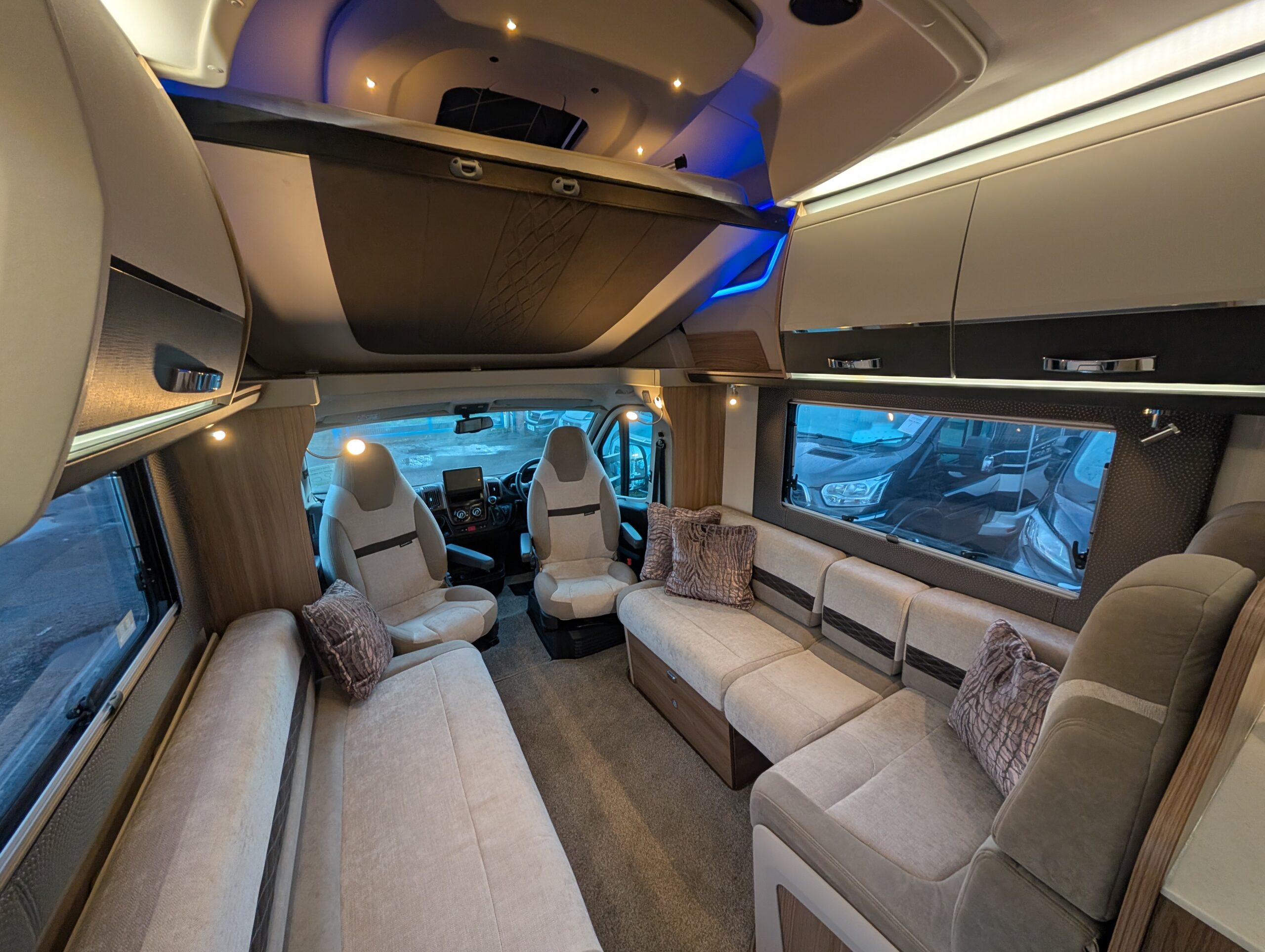 PXL 20251128 155428569