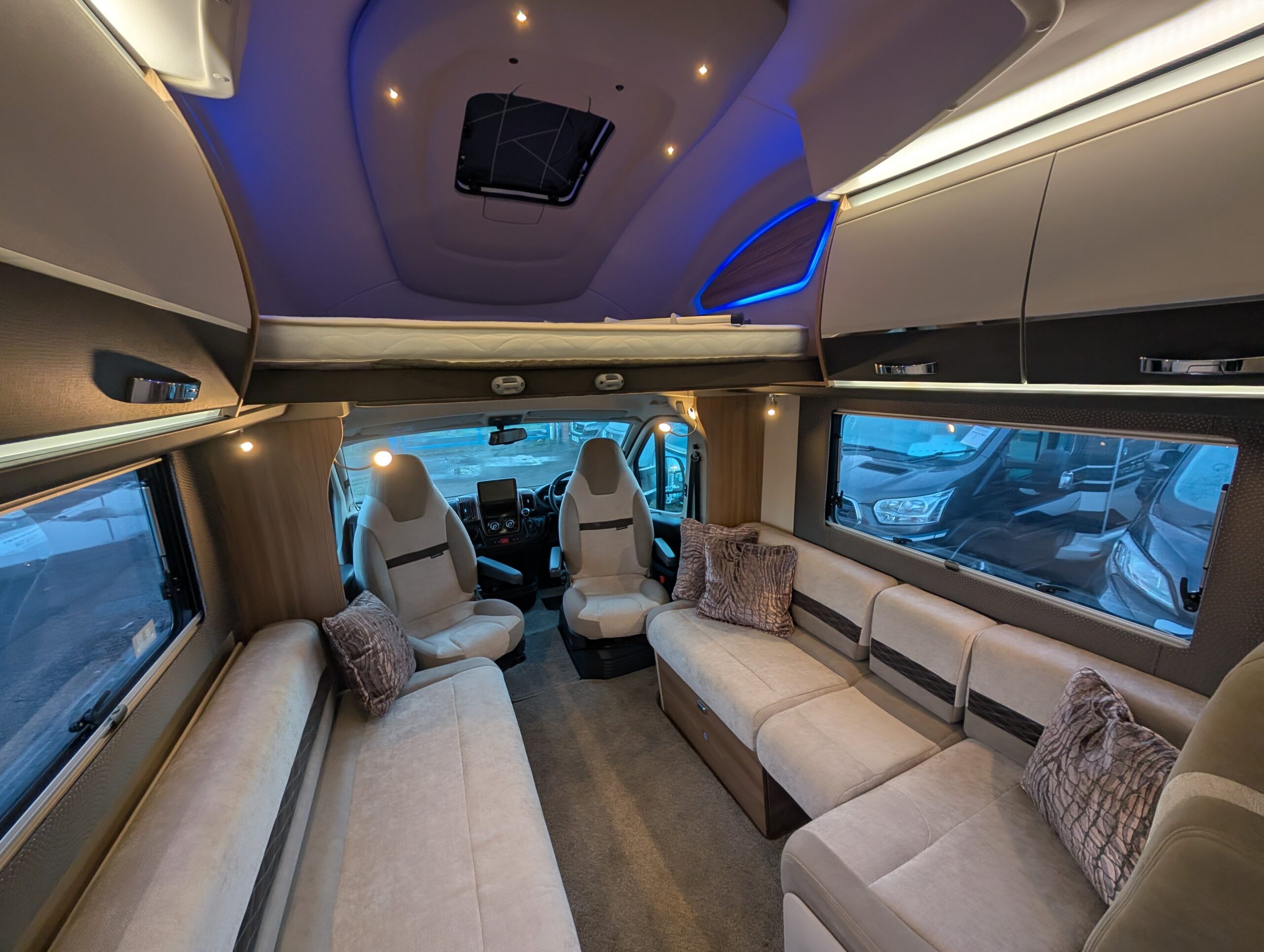 PXL 20251128 155435091