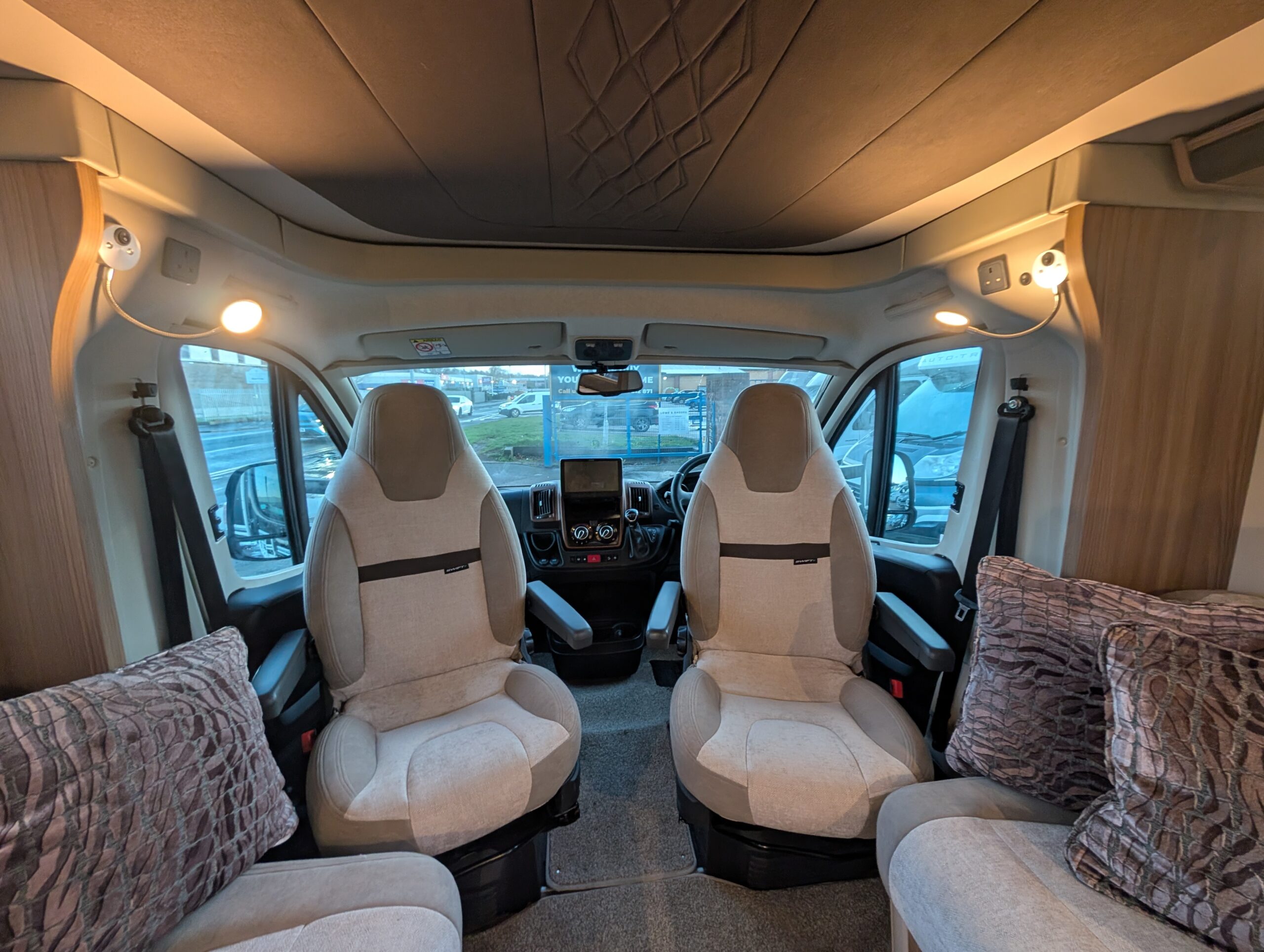 PXL 20251128 155437831