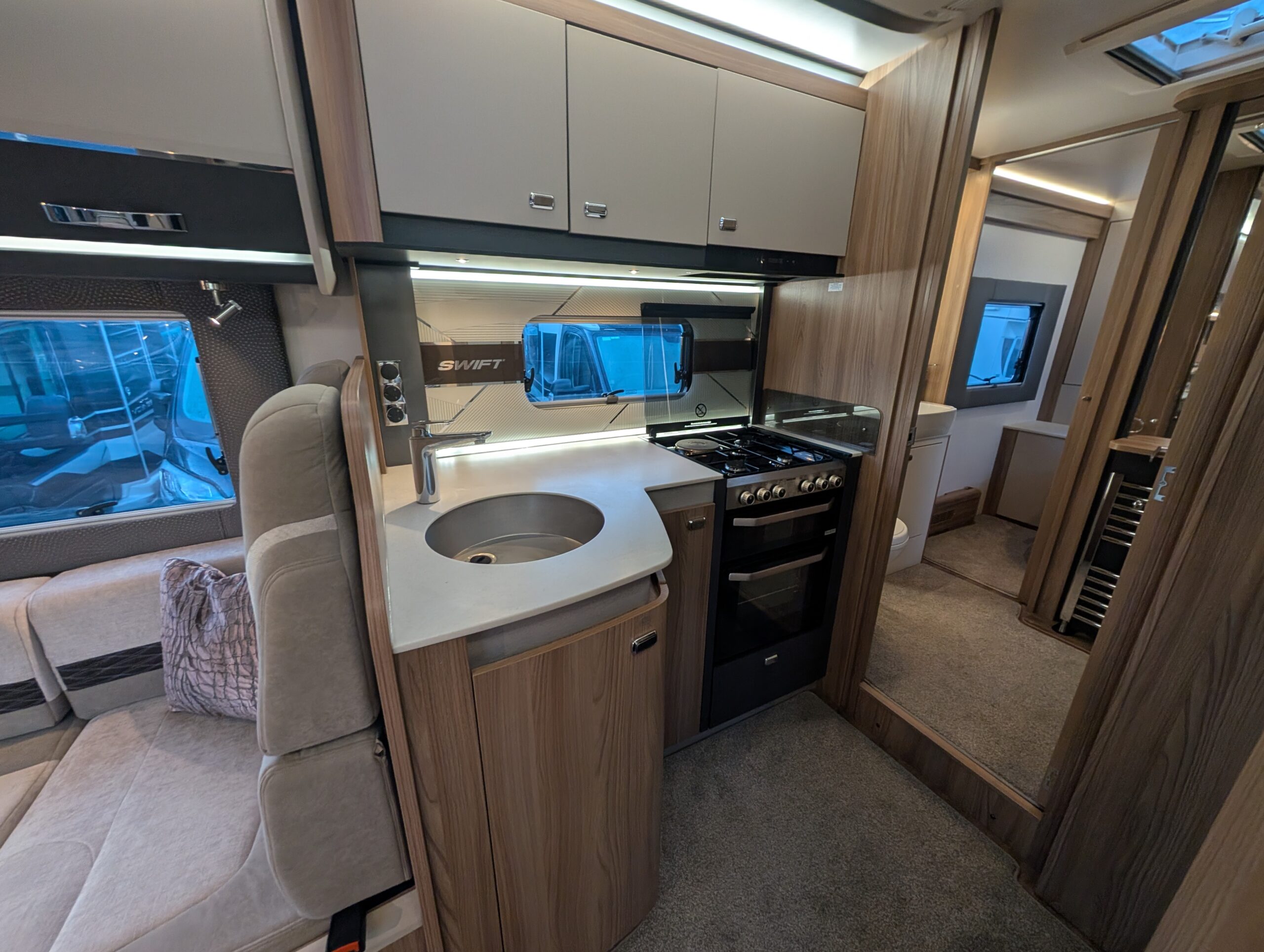 PXL 20251128 155456773