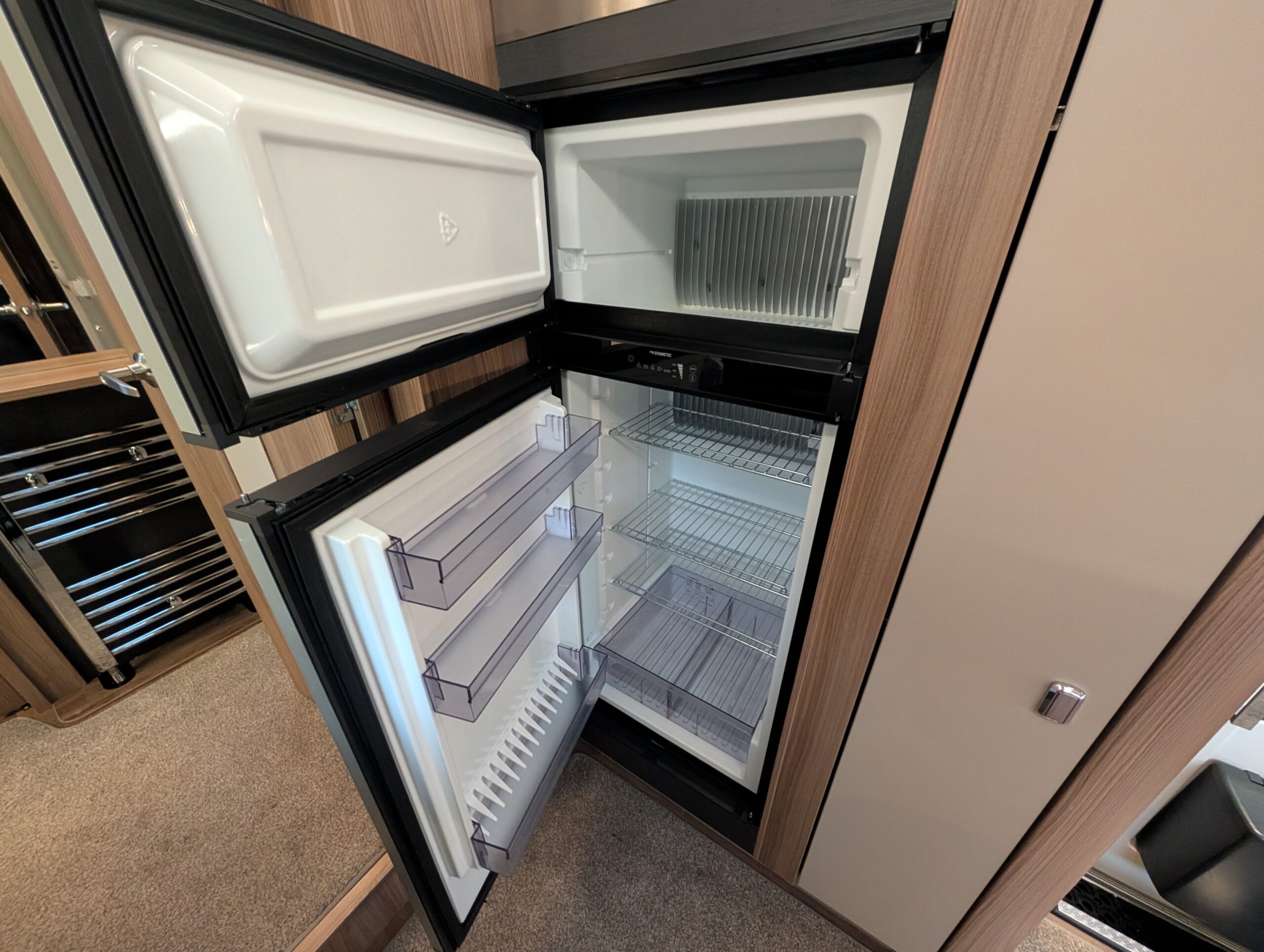 PXL 20251128 155502604