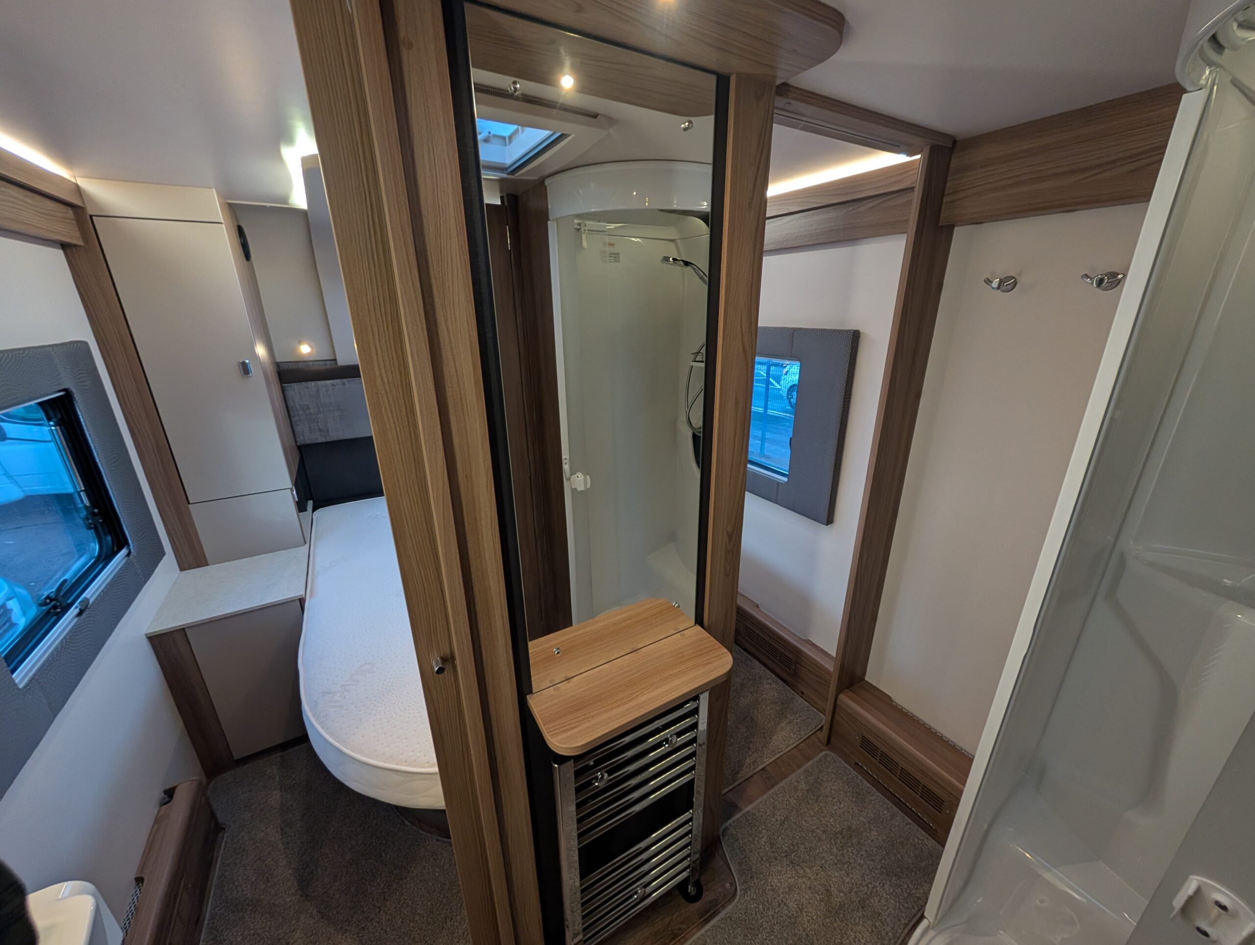 PXL 20251128 155532578