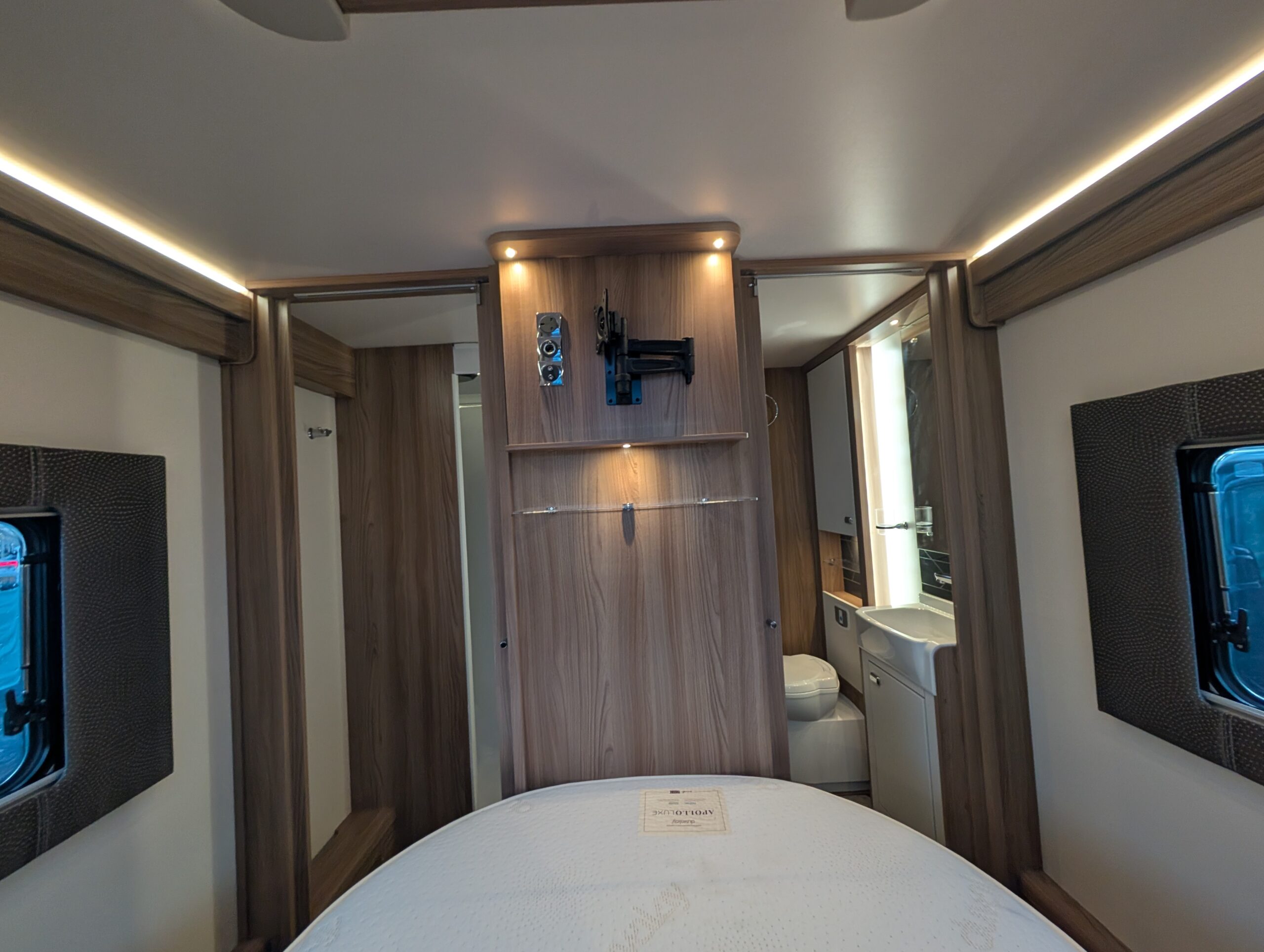 PXL 20251128 155545302