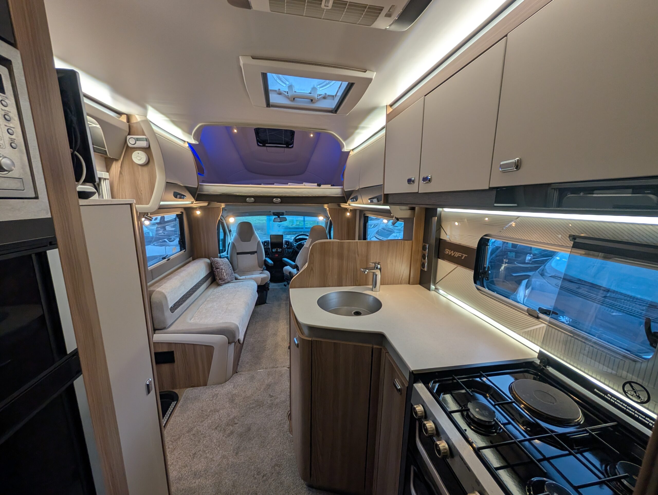 PXL 20251128 155608952