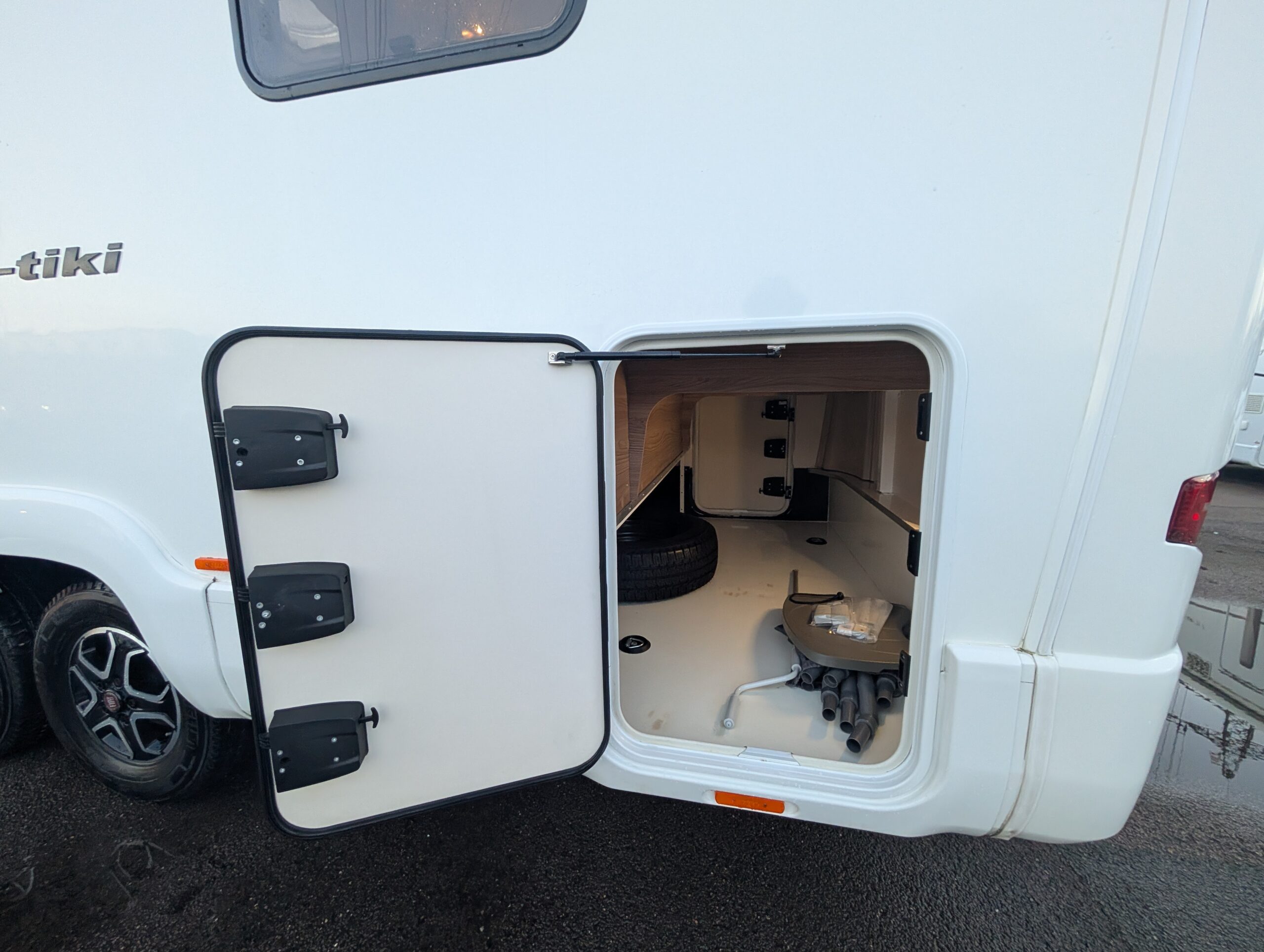 PXL 20251128 155633429