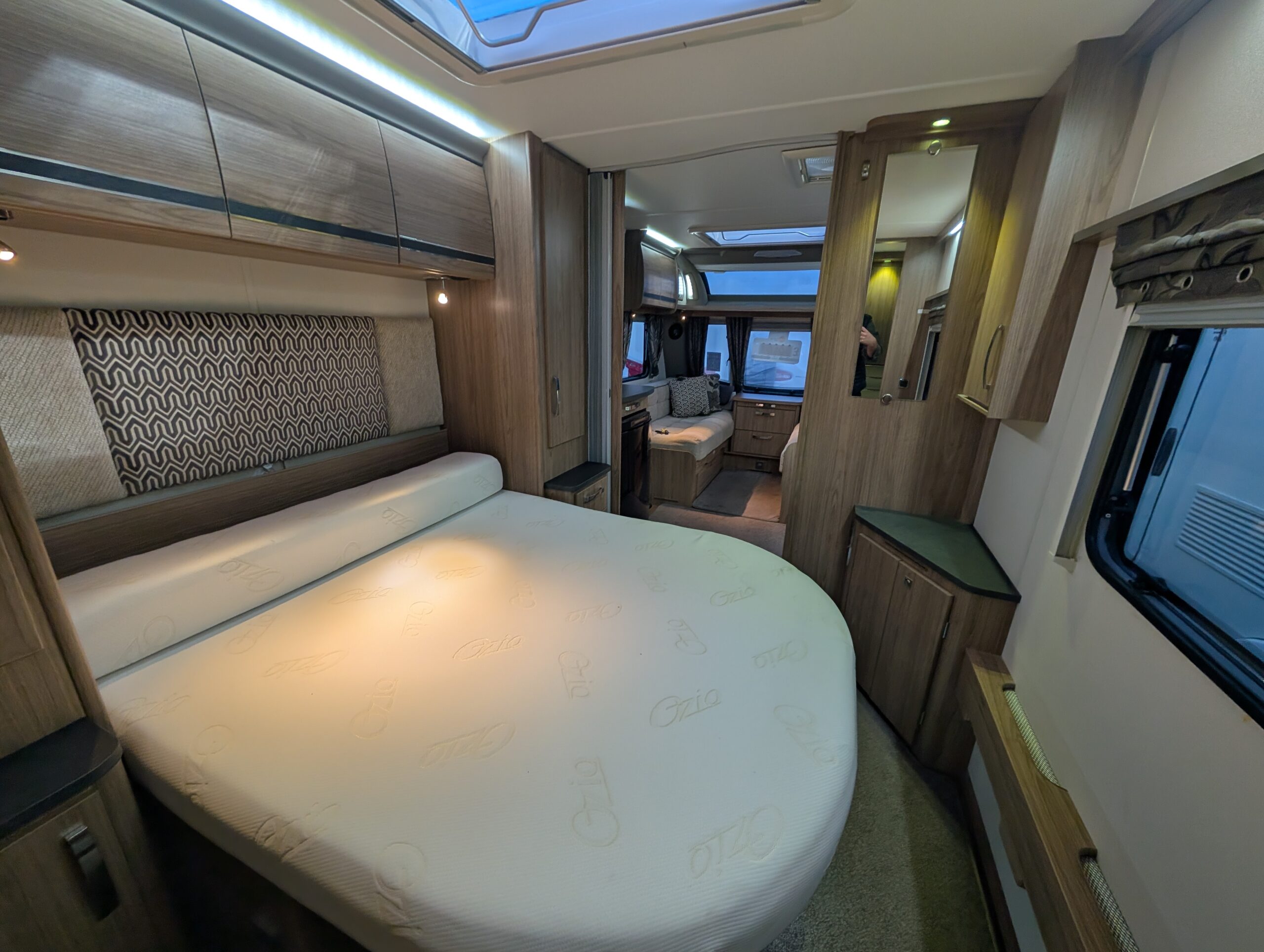 PXL 20251128 160818473