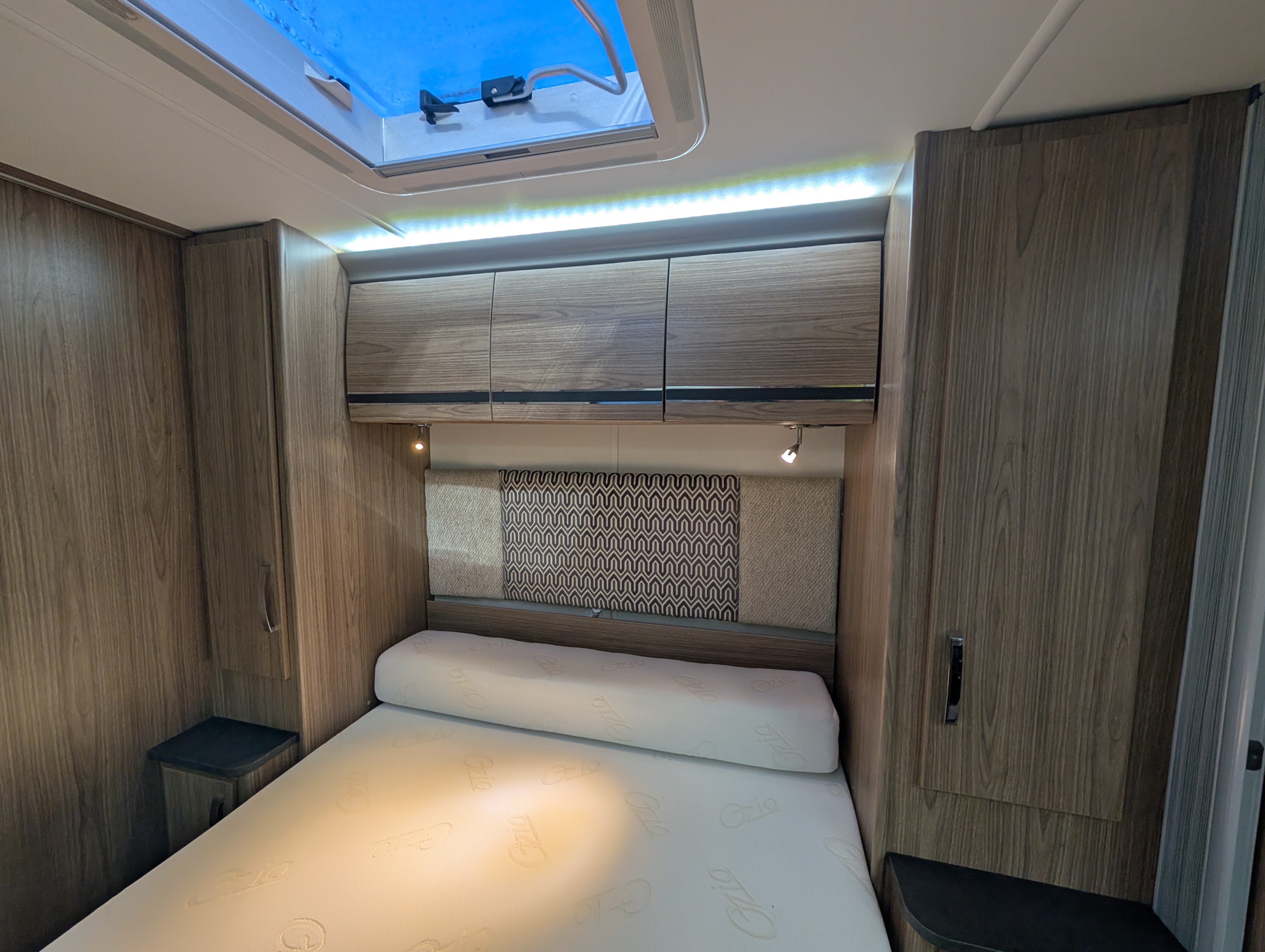 PXL 20251128 160906576