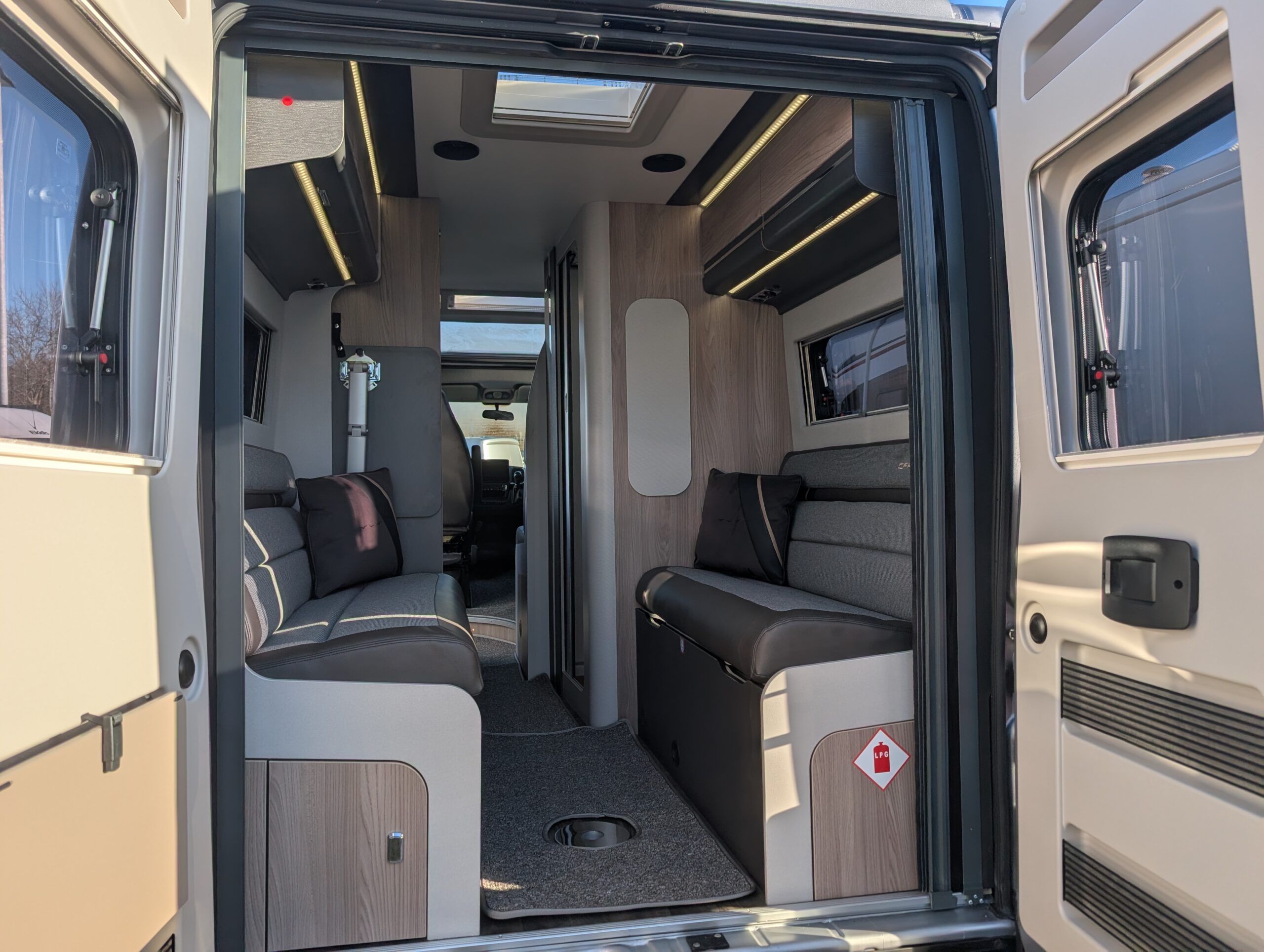 PXL 20251202 123046701