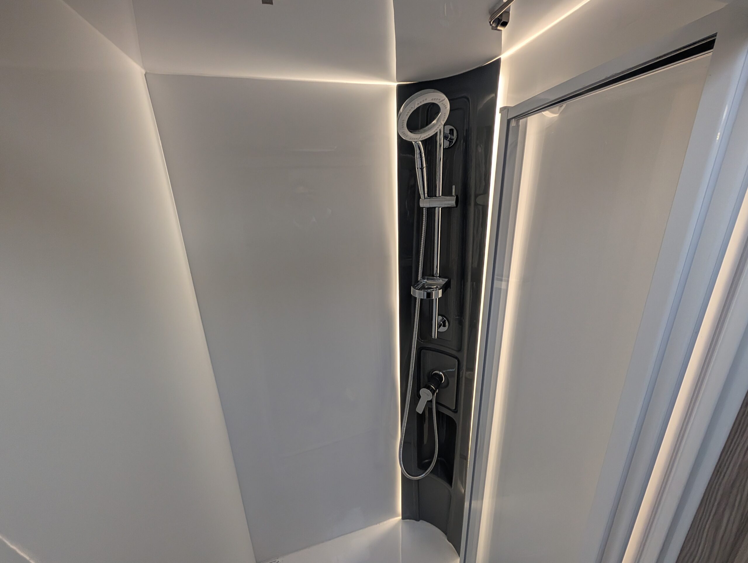 PXL 20251206 132637855