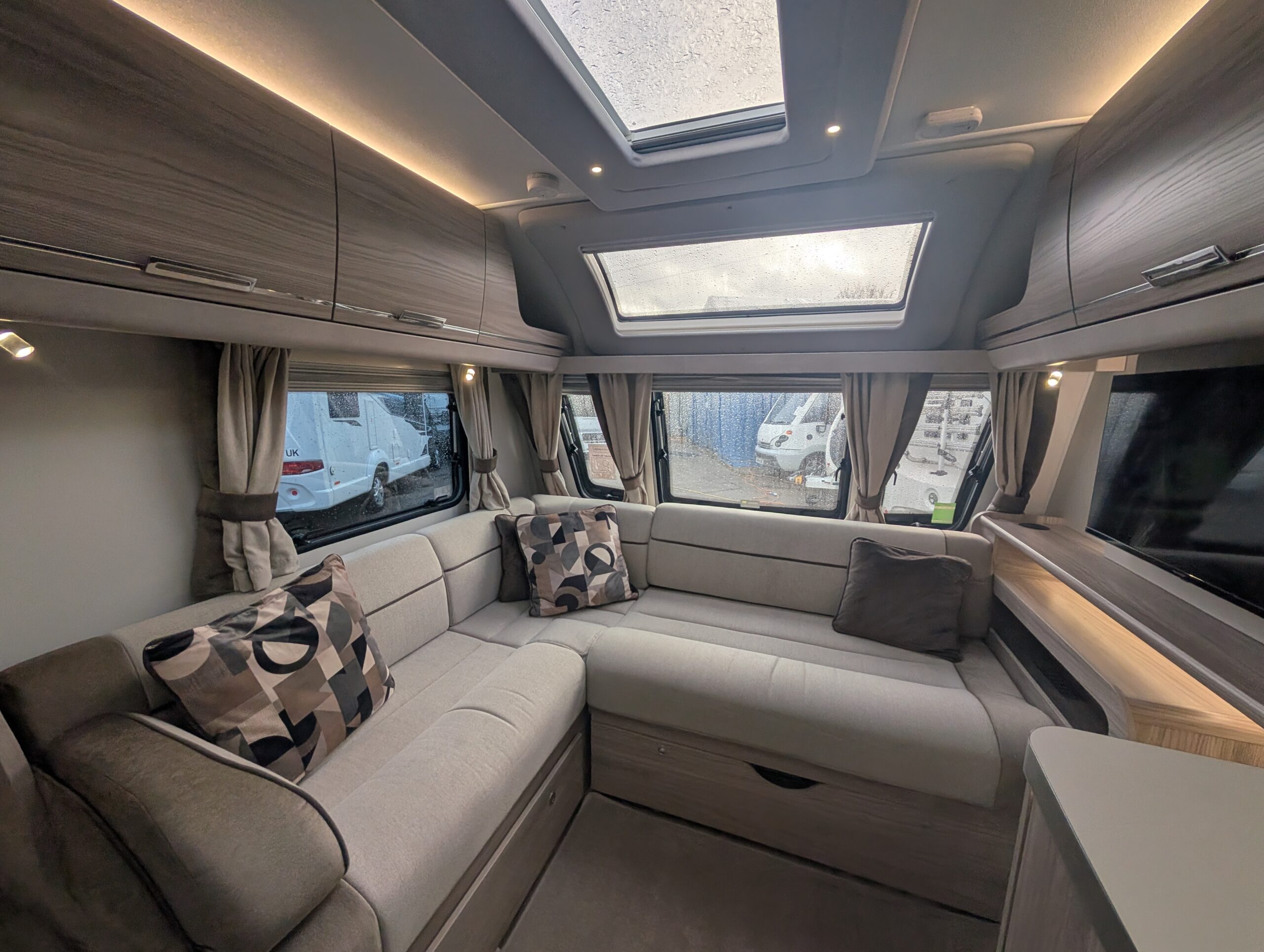 PXL 20251206 132646555