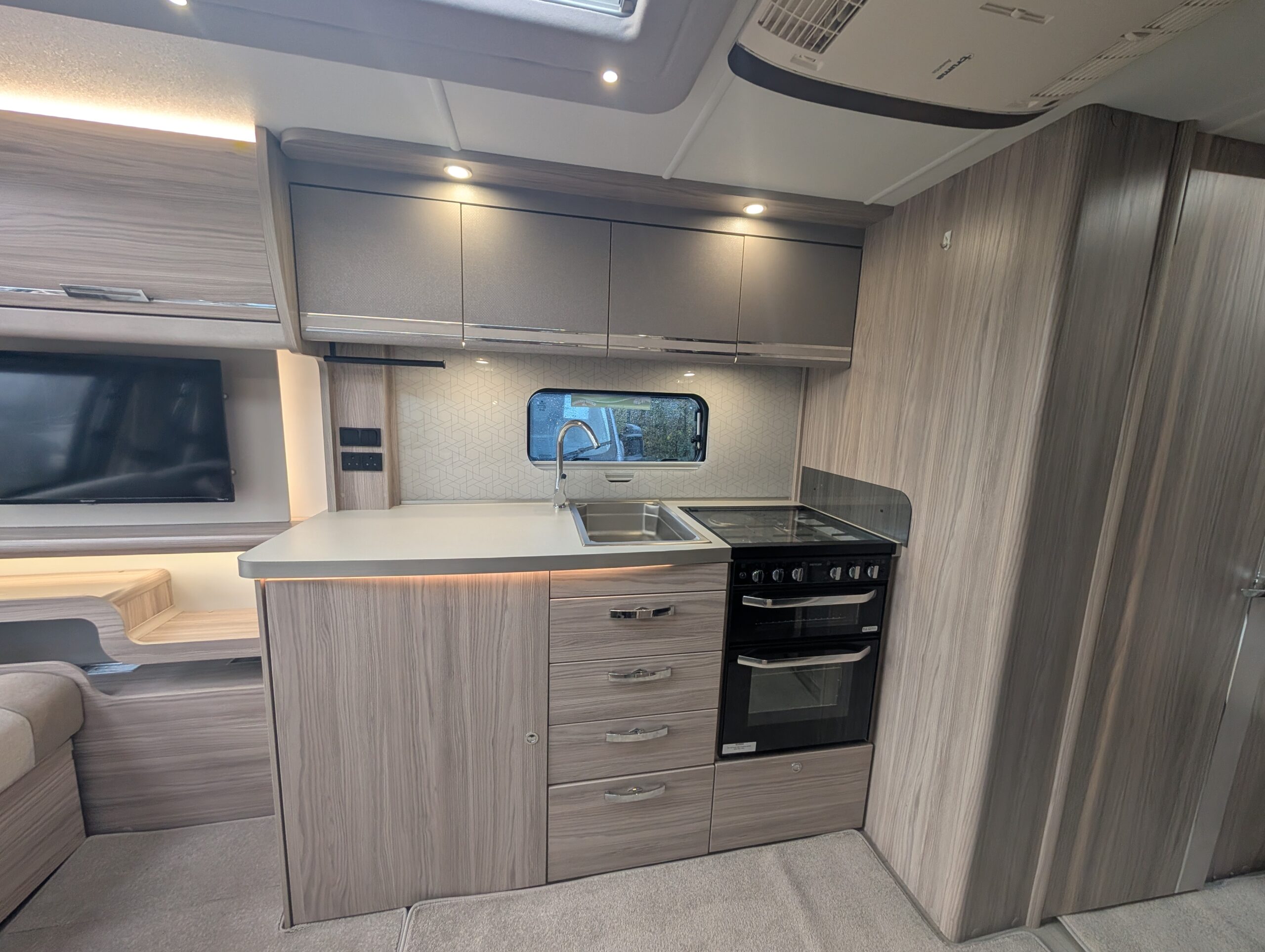 PXL 20251206 132651382