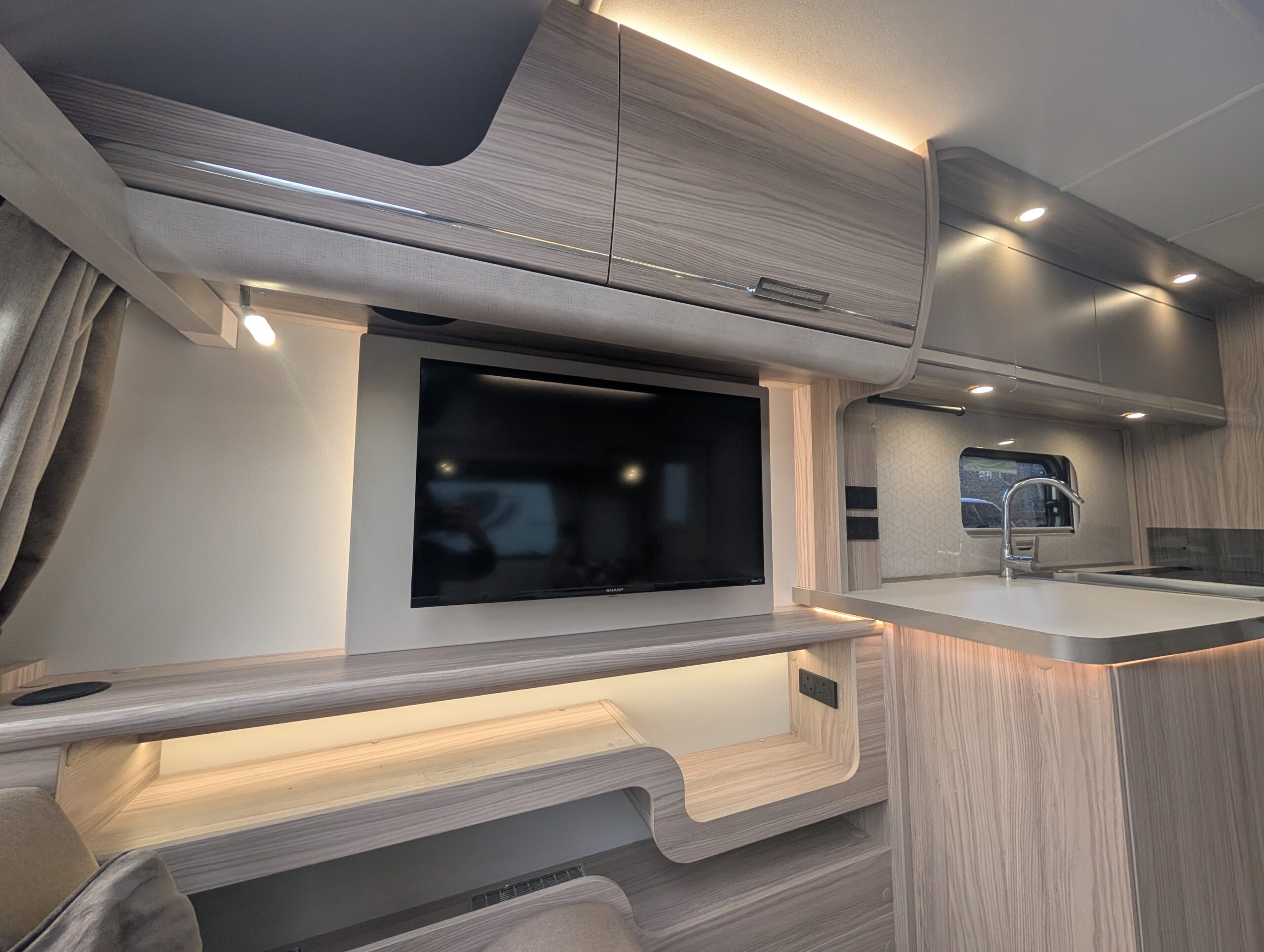 PXL 20251206 132656047