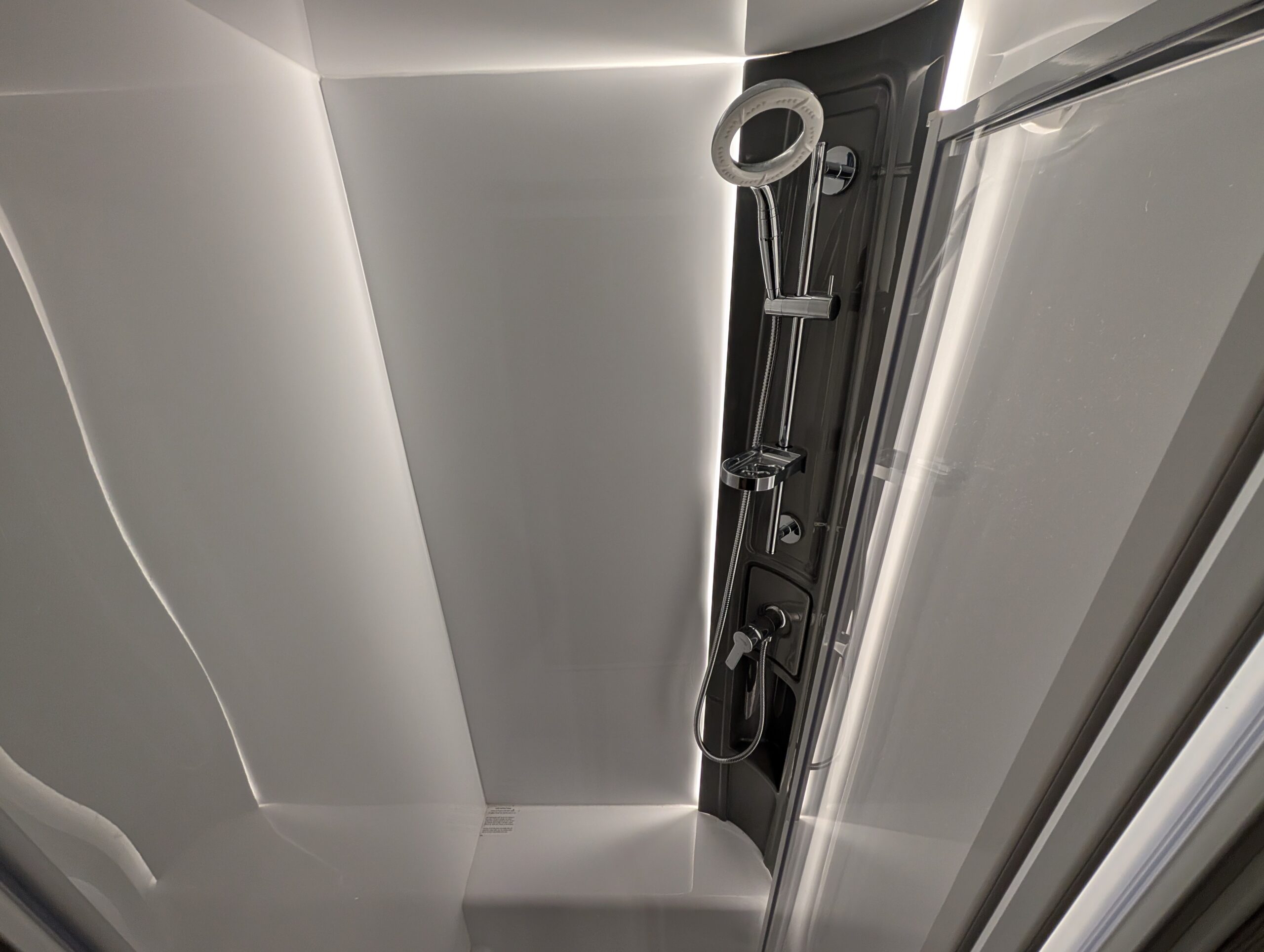 PXL 20251206 163605788