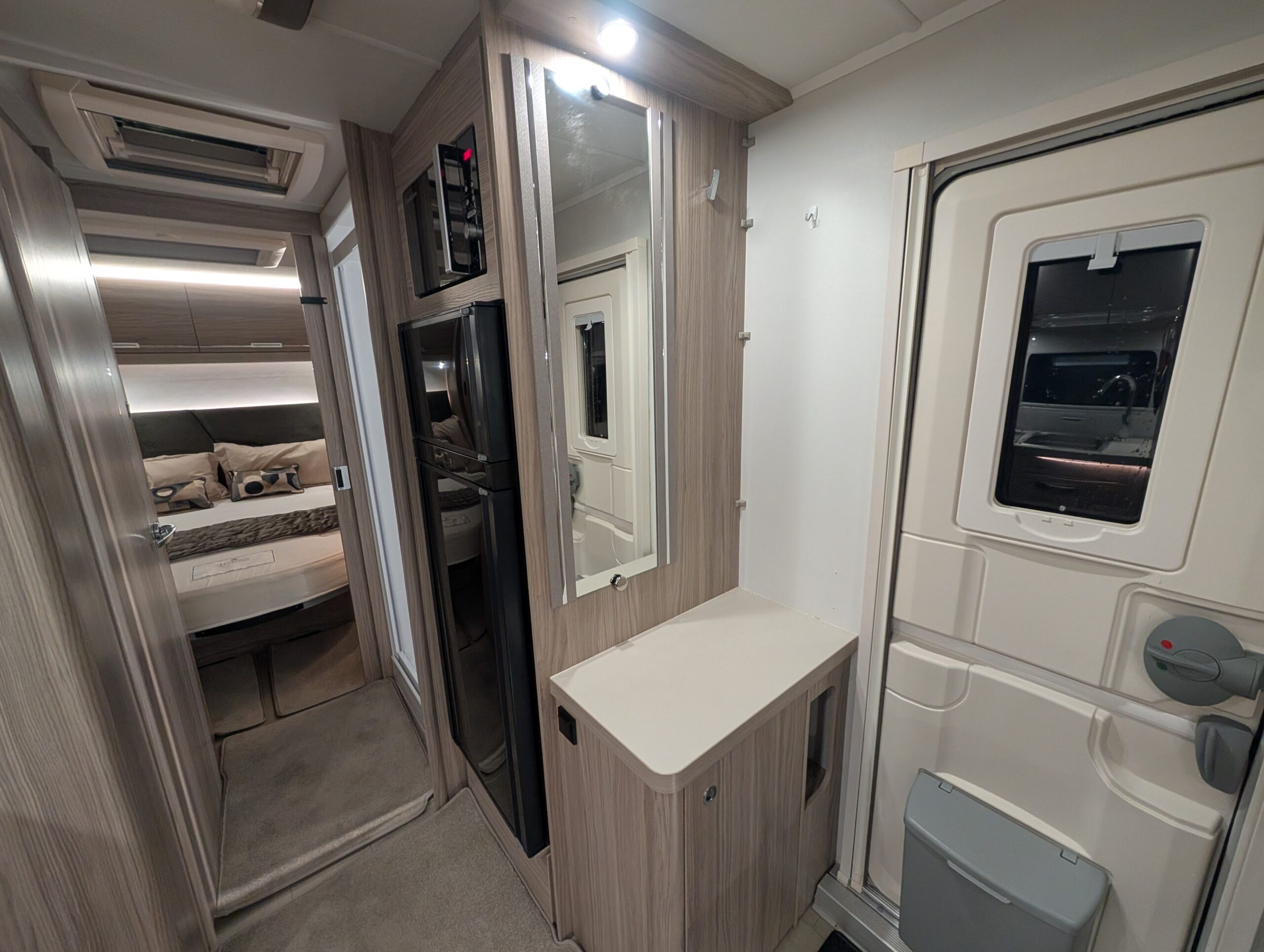 PXL 20251206 163629276