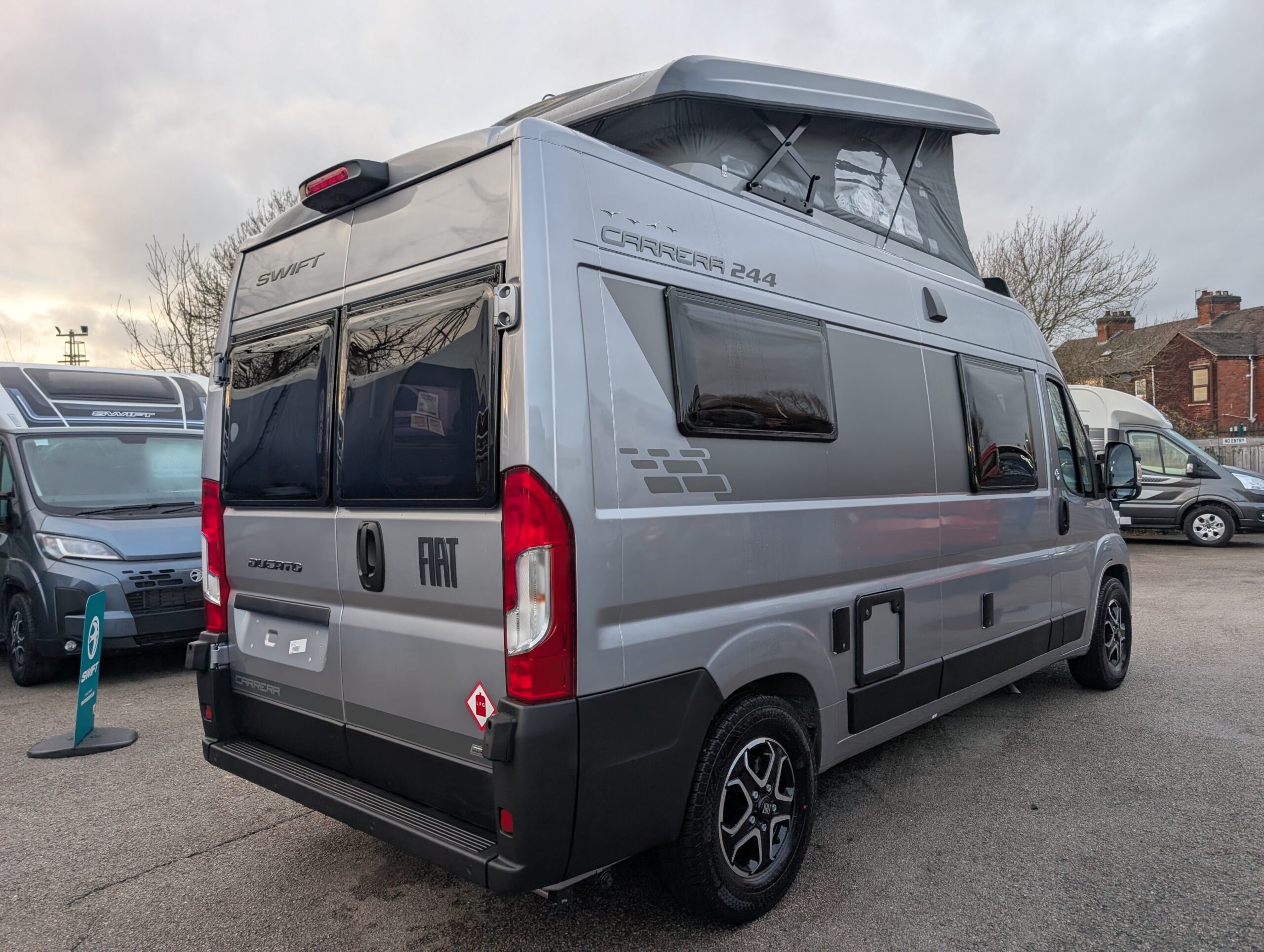 PXL 20251213 151800382