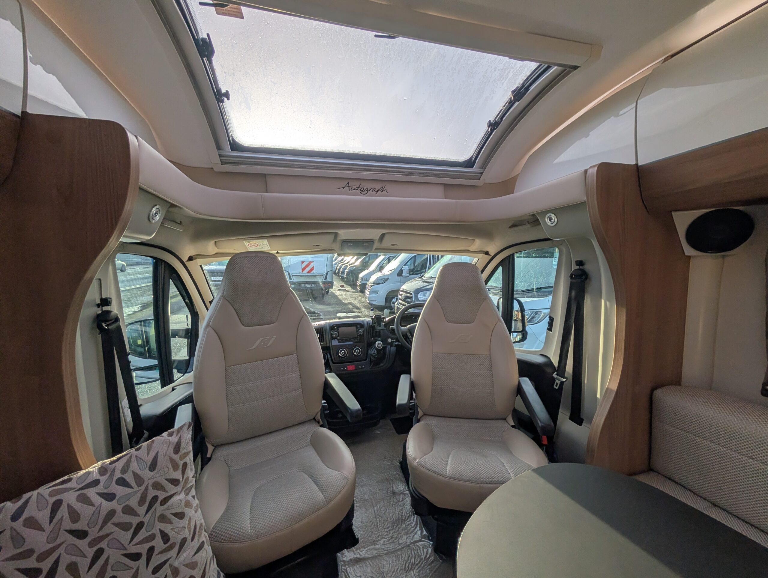 PXL 20251216 102507170