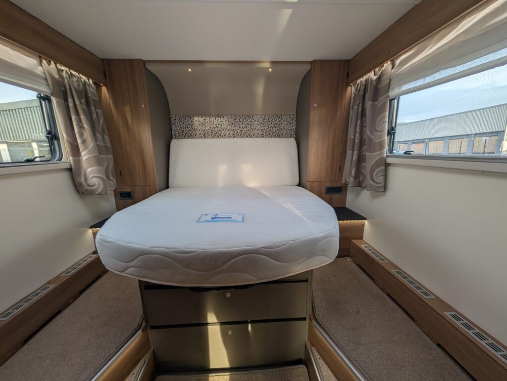 PXL 20251216 102546290