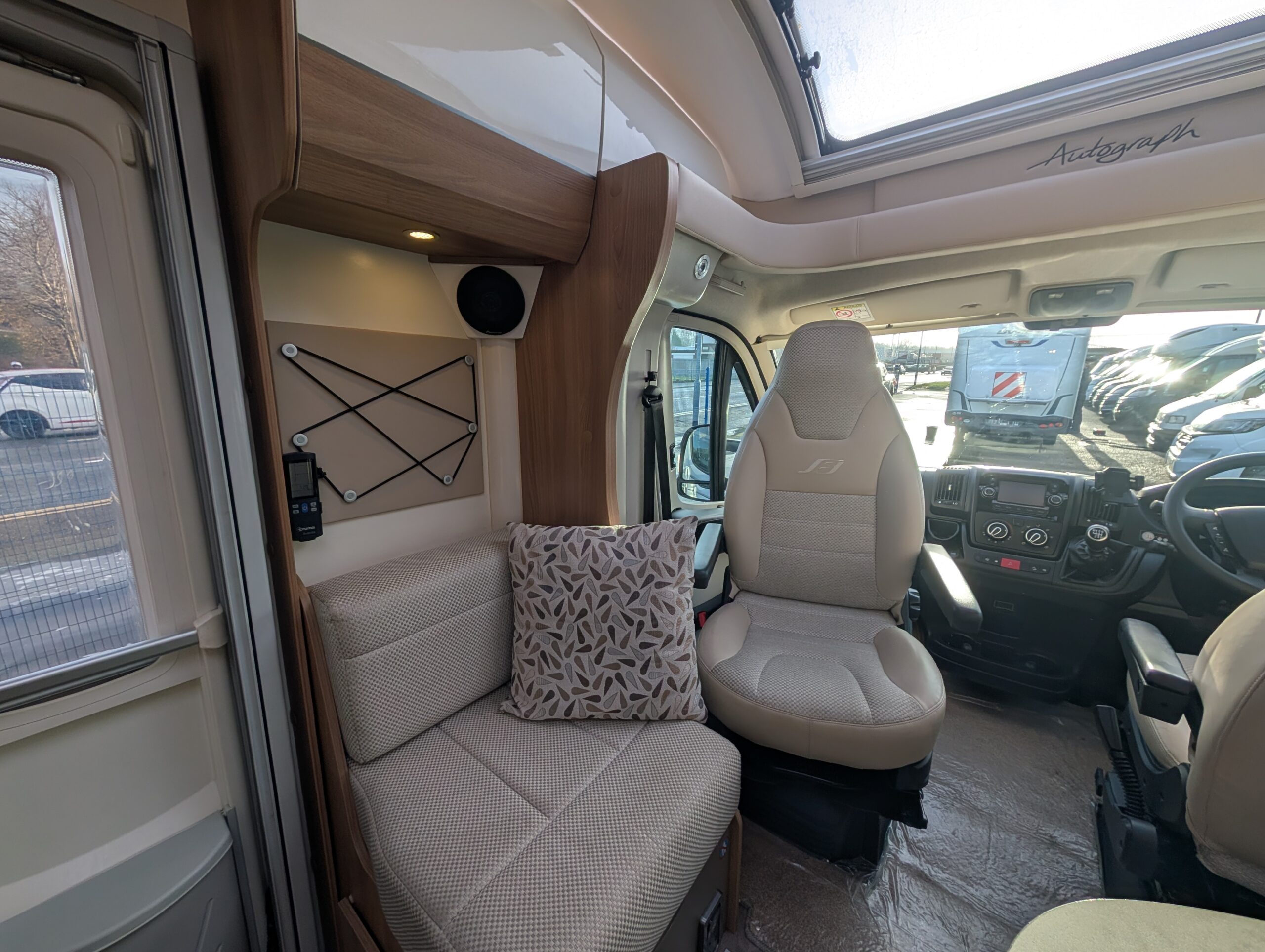 PXL 20251216 102746807