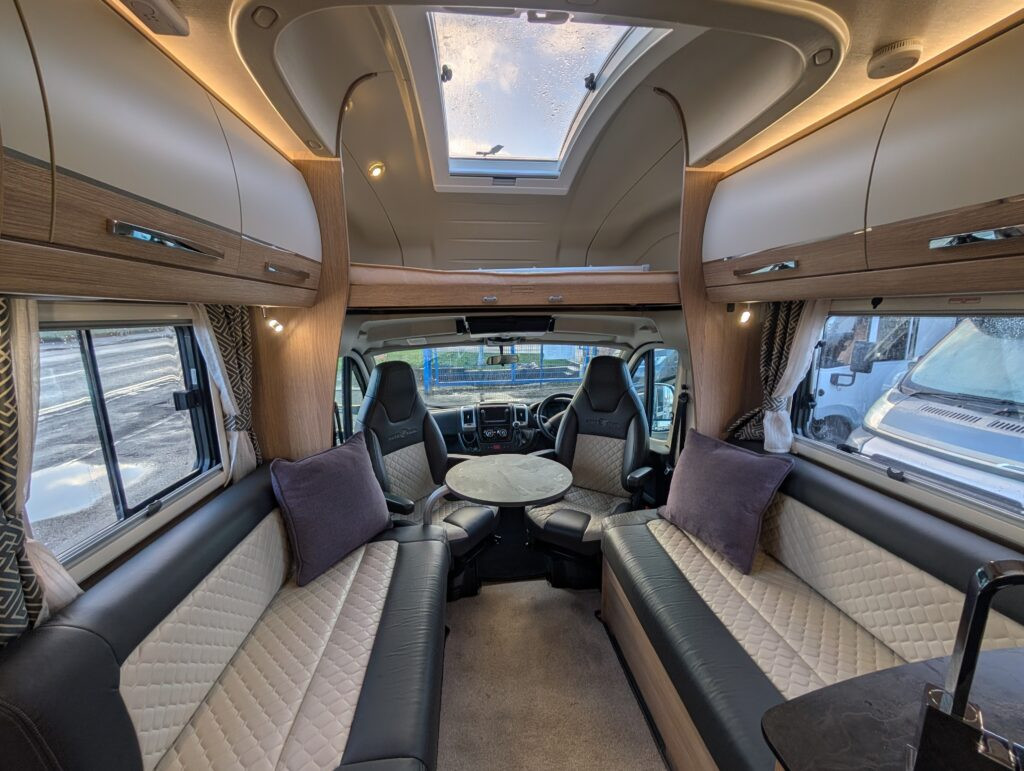 PXL 20251219 093013000