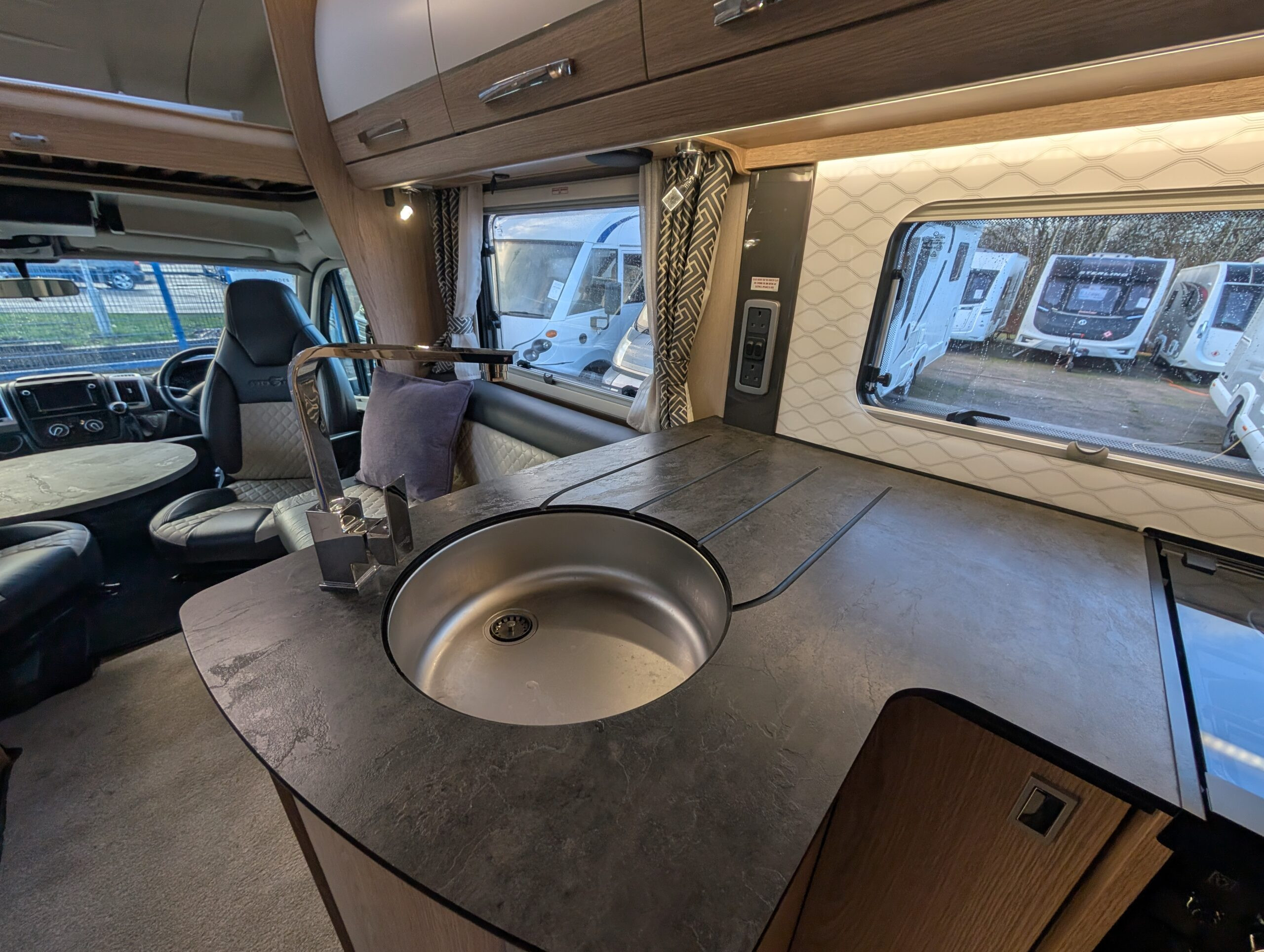 PXL 20251219 093034595