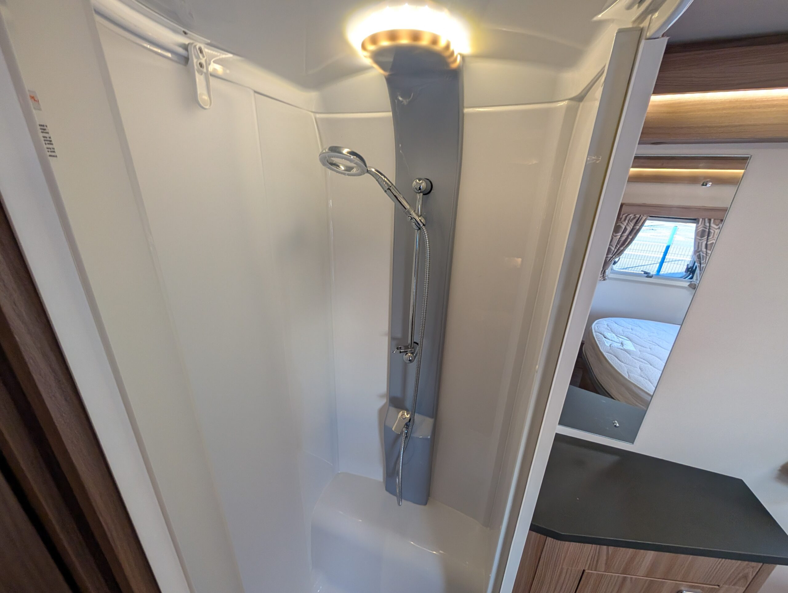 PXL 20251219 134313674