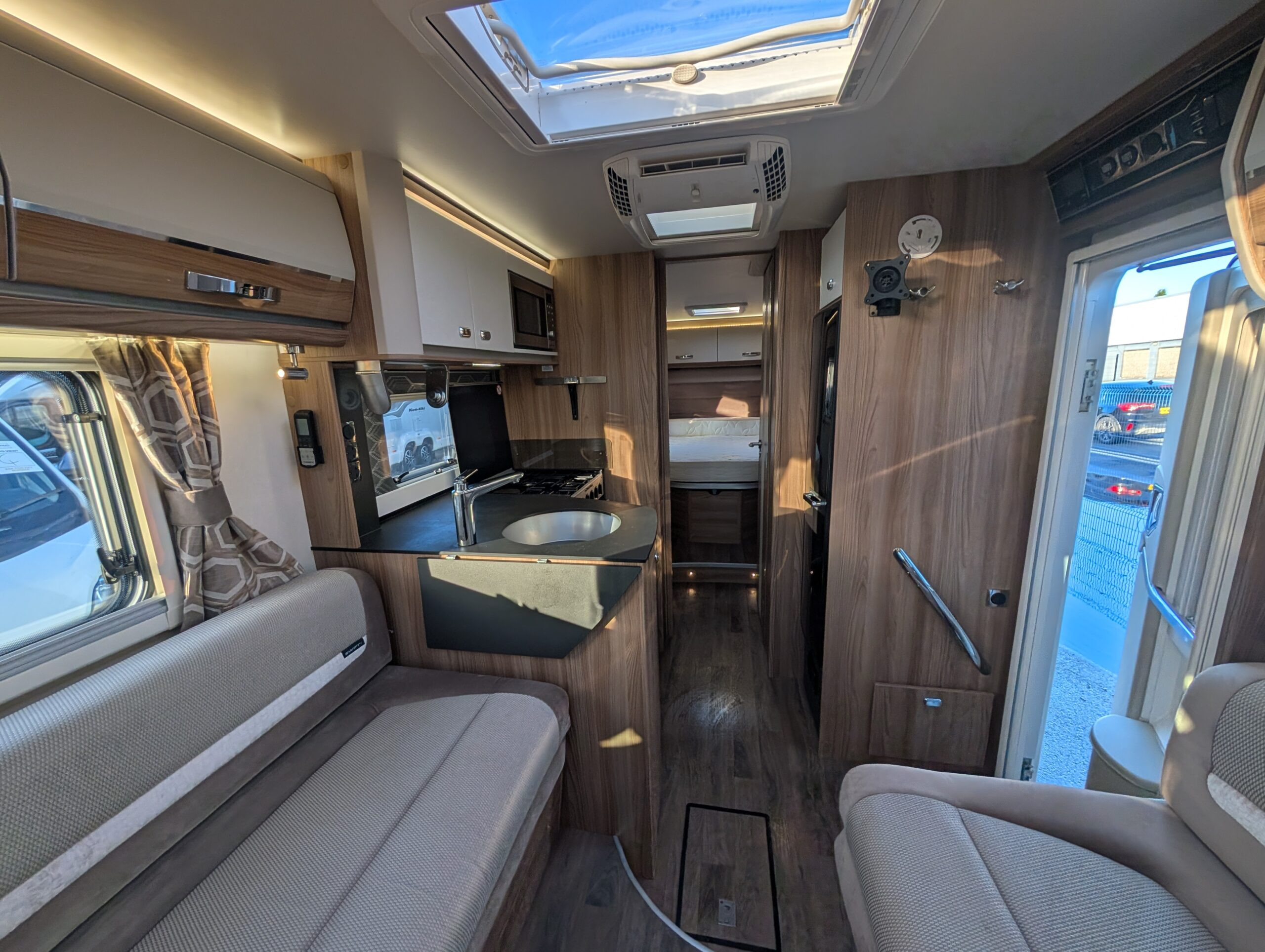 PXL 20251219 134406877