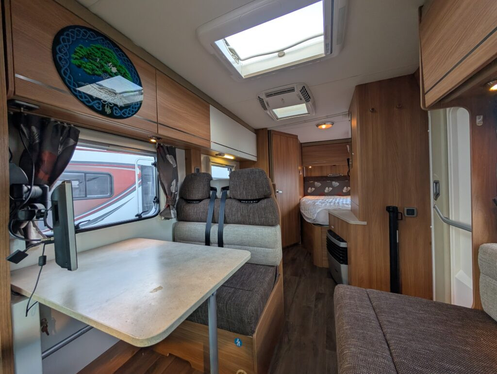 PXL 20251219 141610266