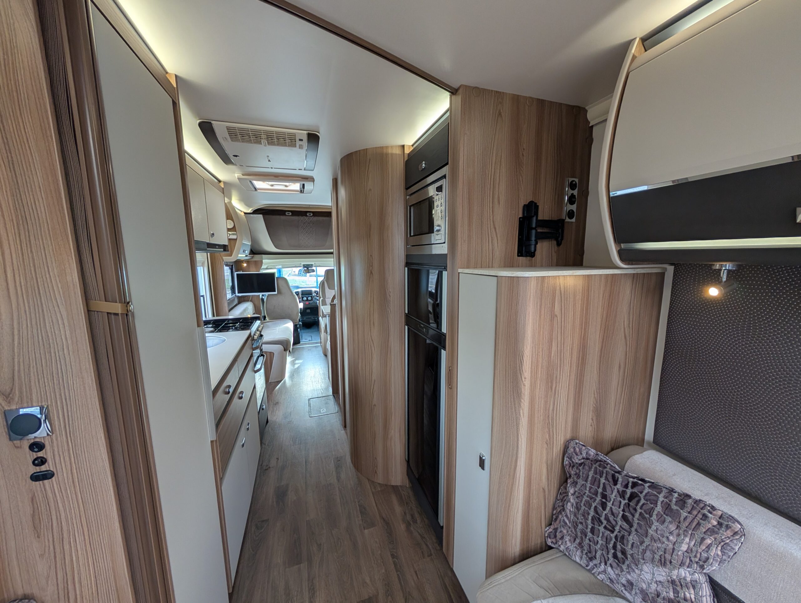 PXL 20260217 121629554.MP 