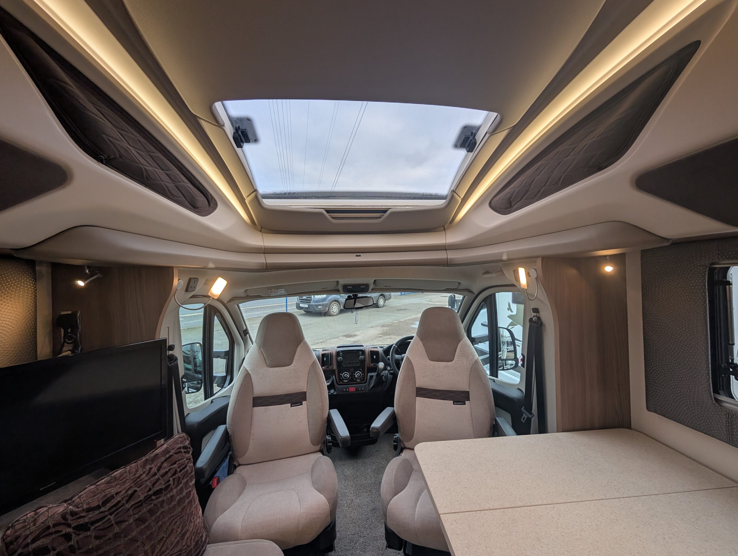 PXL 20260303 161019204