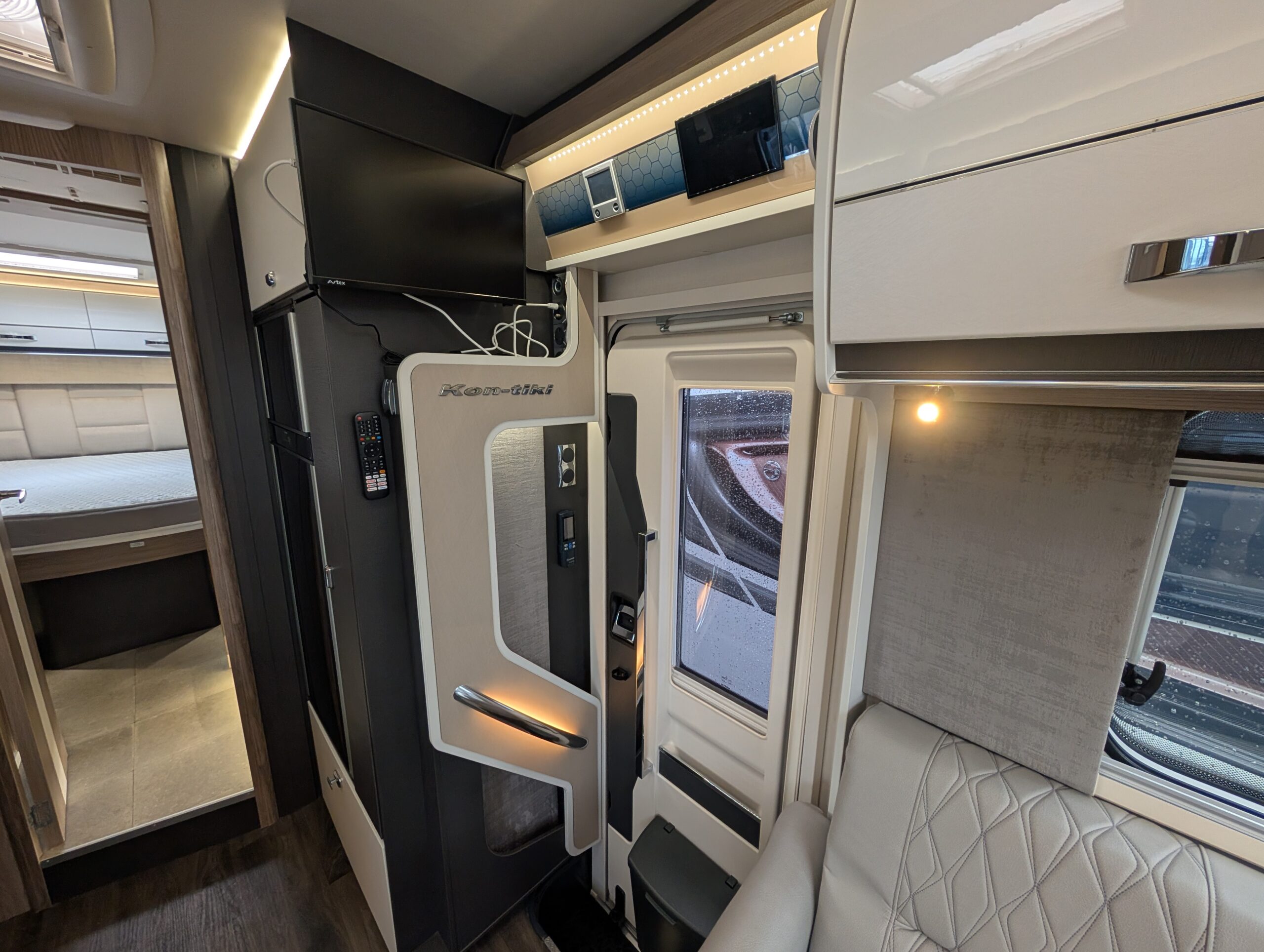 PXL 20260409 145641883