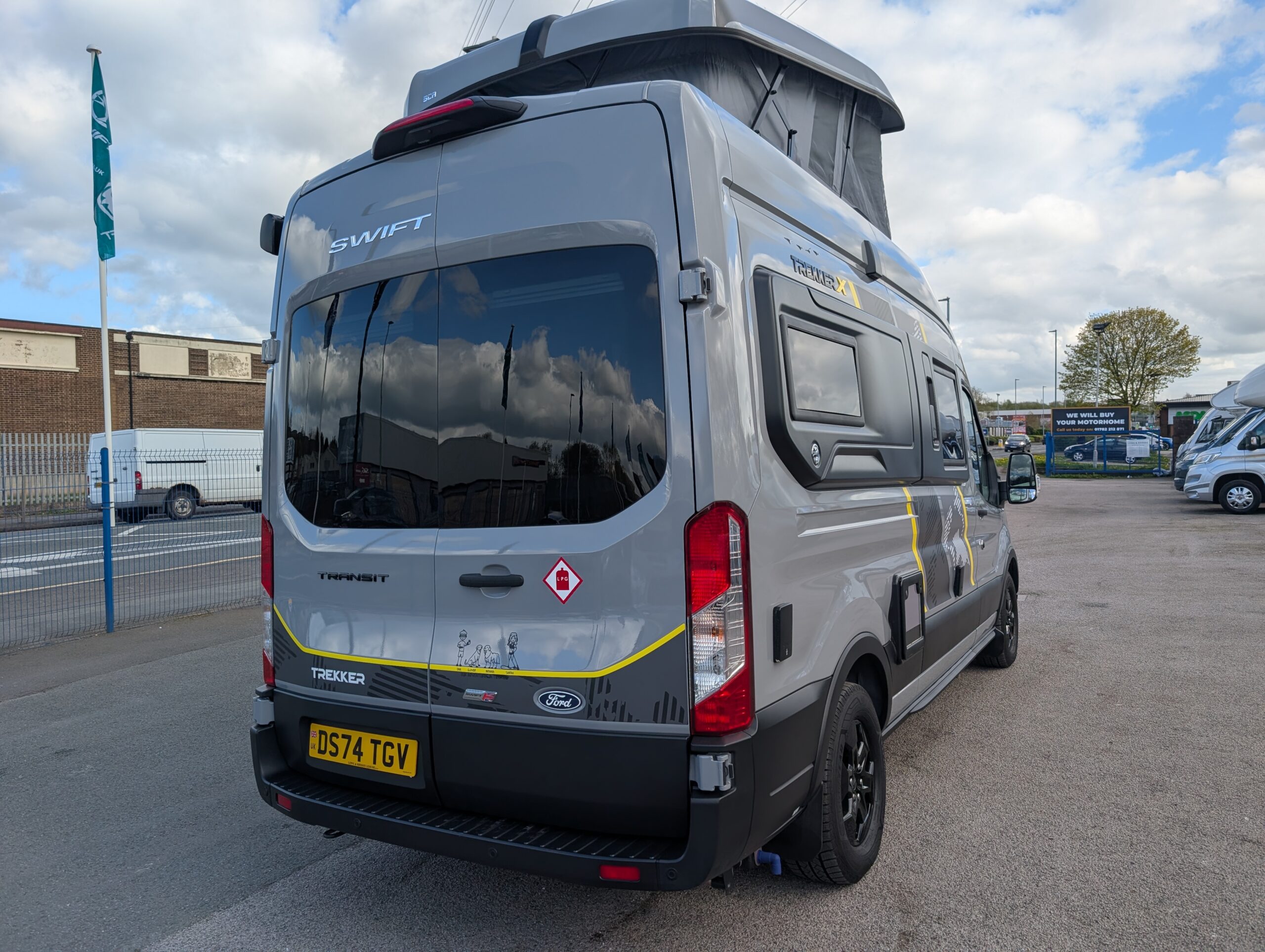 PXL 20260418 153441317.MP 