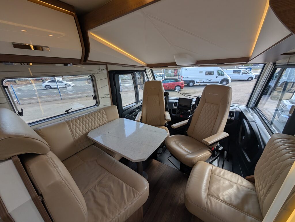 PXL 20260421 111935672 1