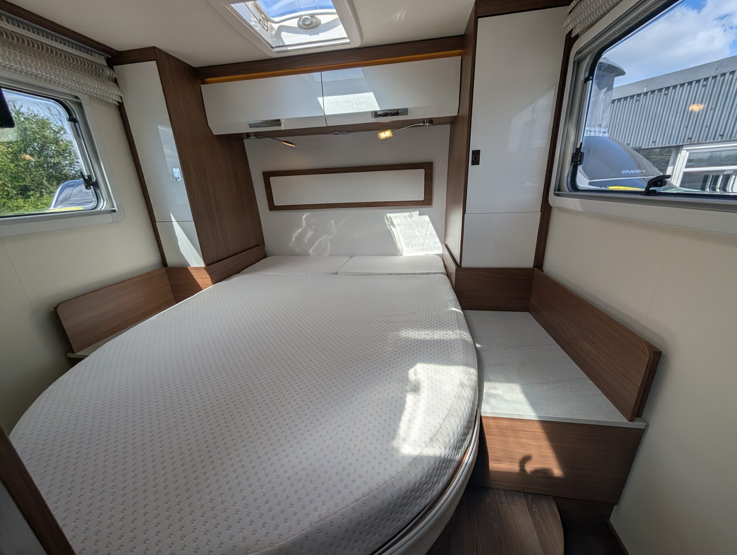 PXL 20260421 112017753 1