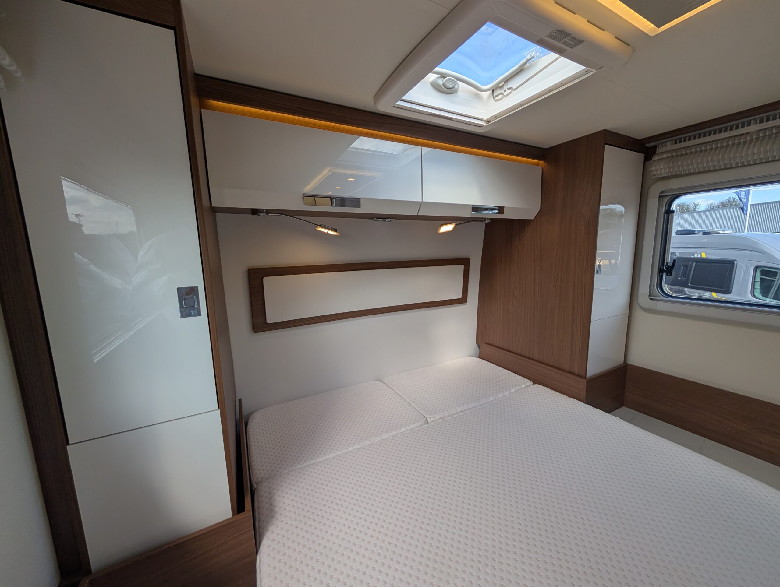 PXL 20260421 112033518 1