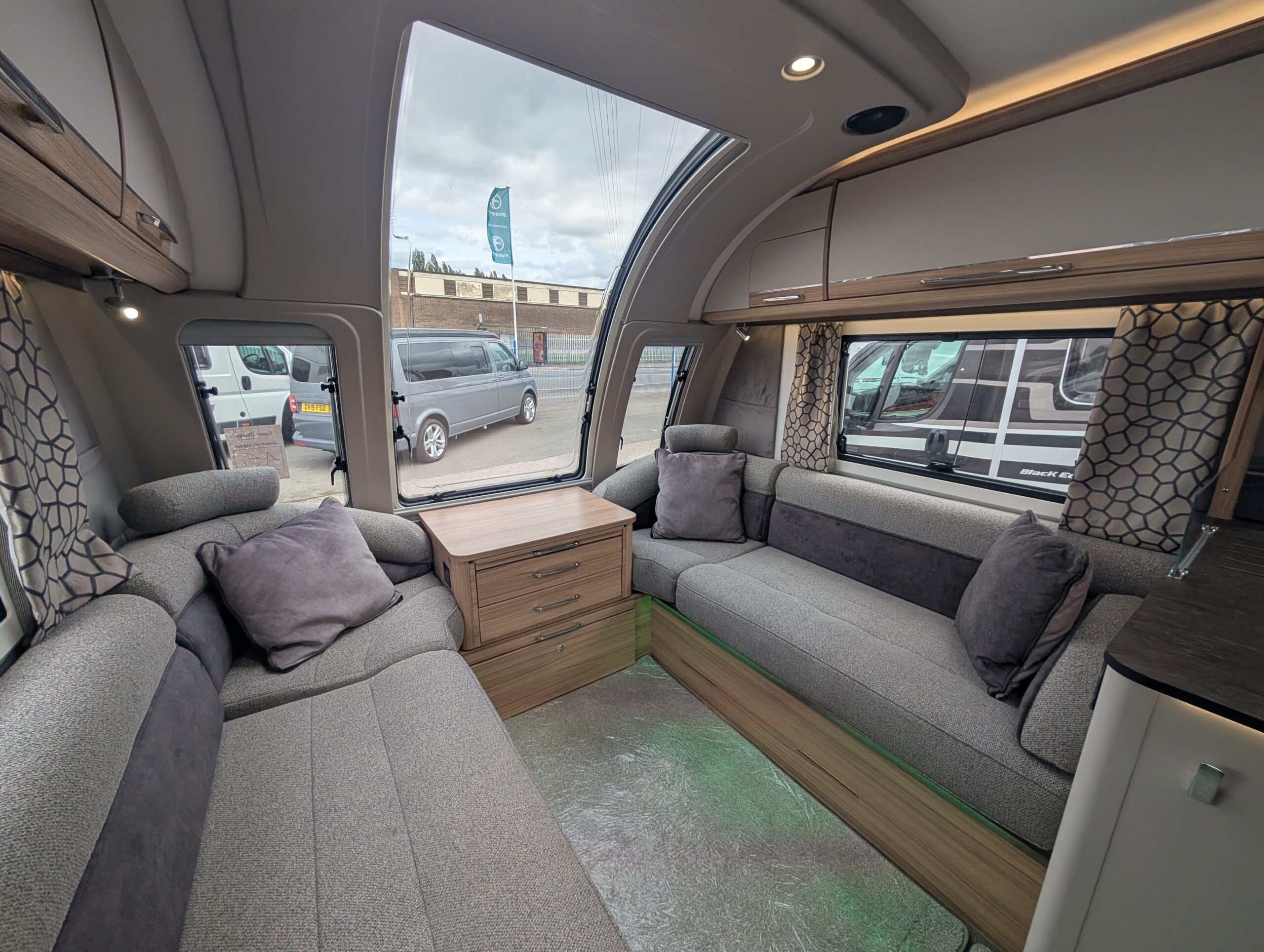PXL 20260521 132036560